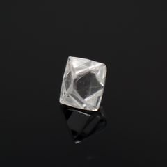 ソーヤブルダイヤモンド 原石(トライゴンあり・薄/Trigon) ロシア産 0.087ct[230923464]2.8x2.7mm前後