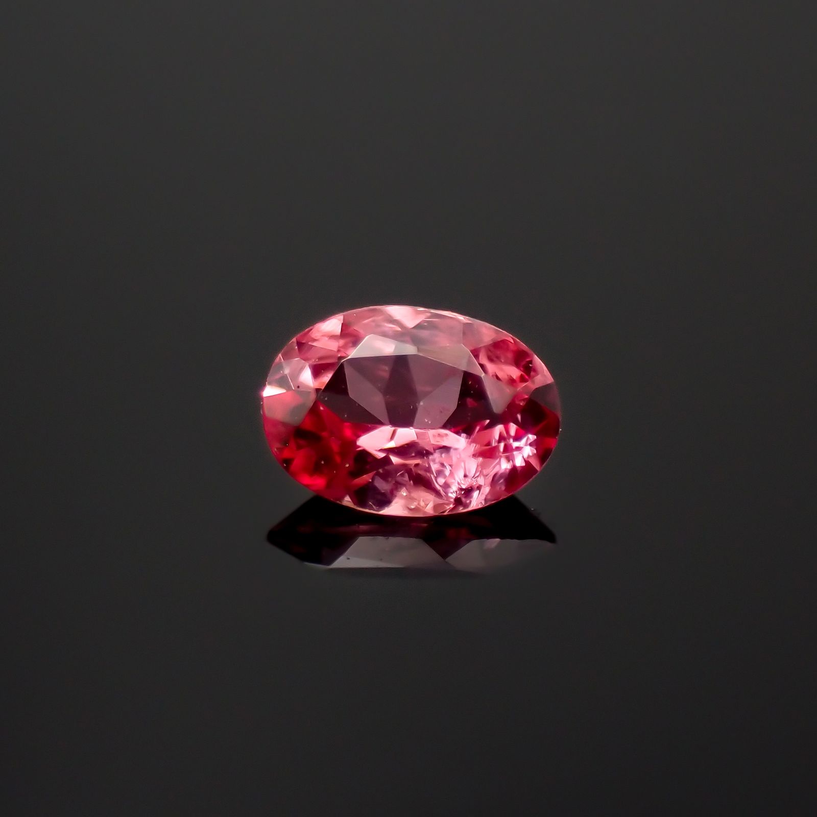 ピンクスピネル パパラチャカラー タンザニア産 0.13ct[230421855]3.8x2.8mm前後