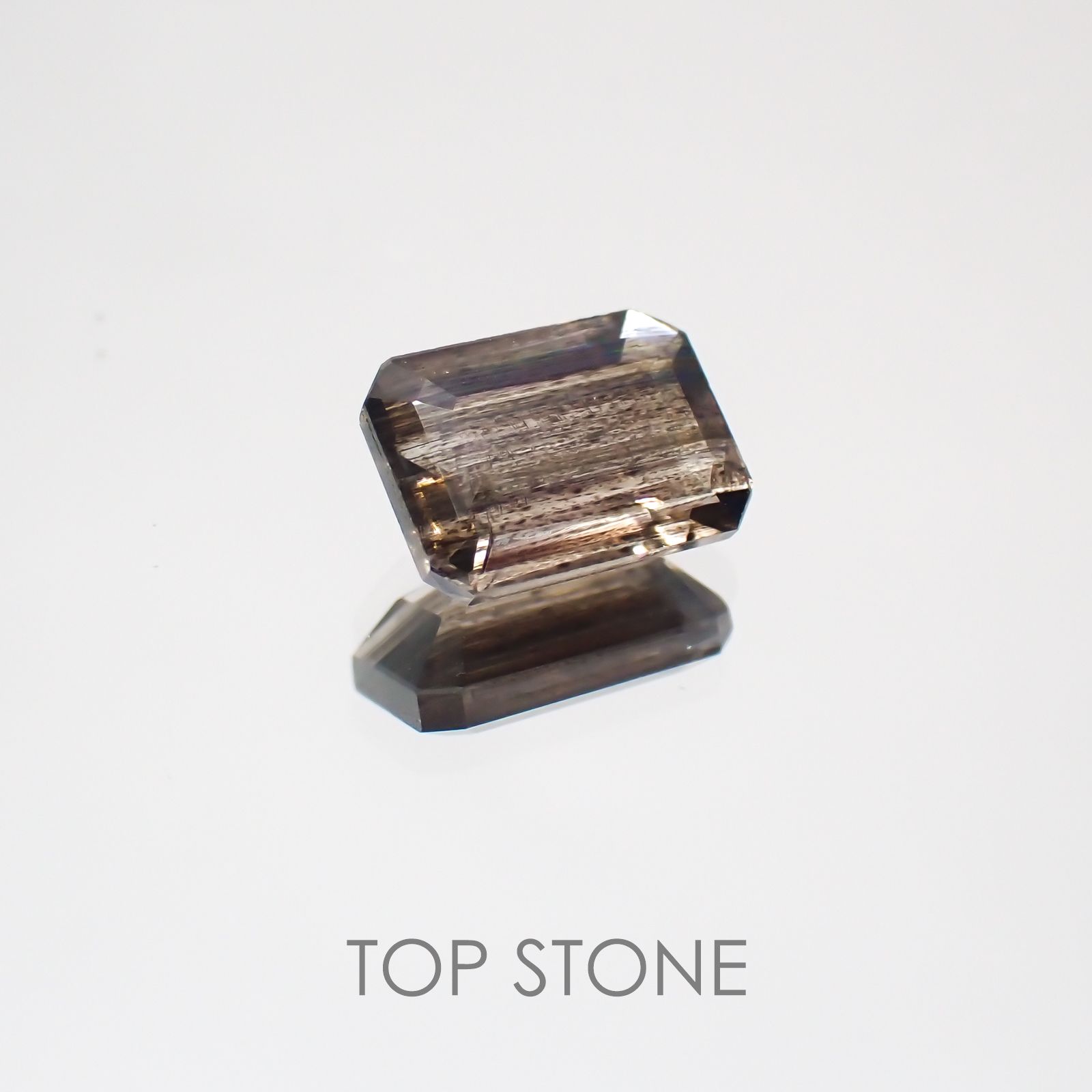 レインボースキャポライト ブラジル産 ルース 0.89ct[210310343]7×5mm前後