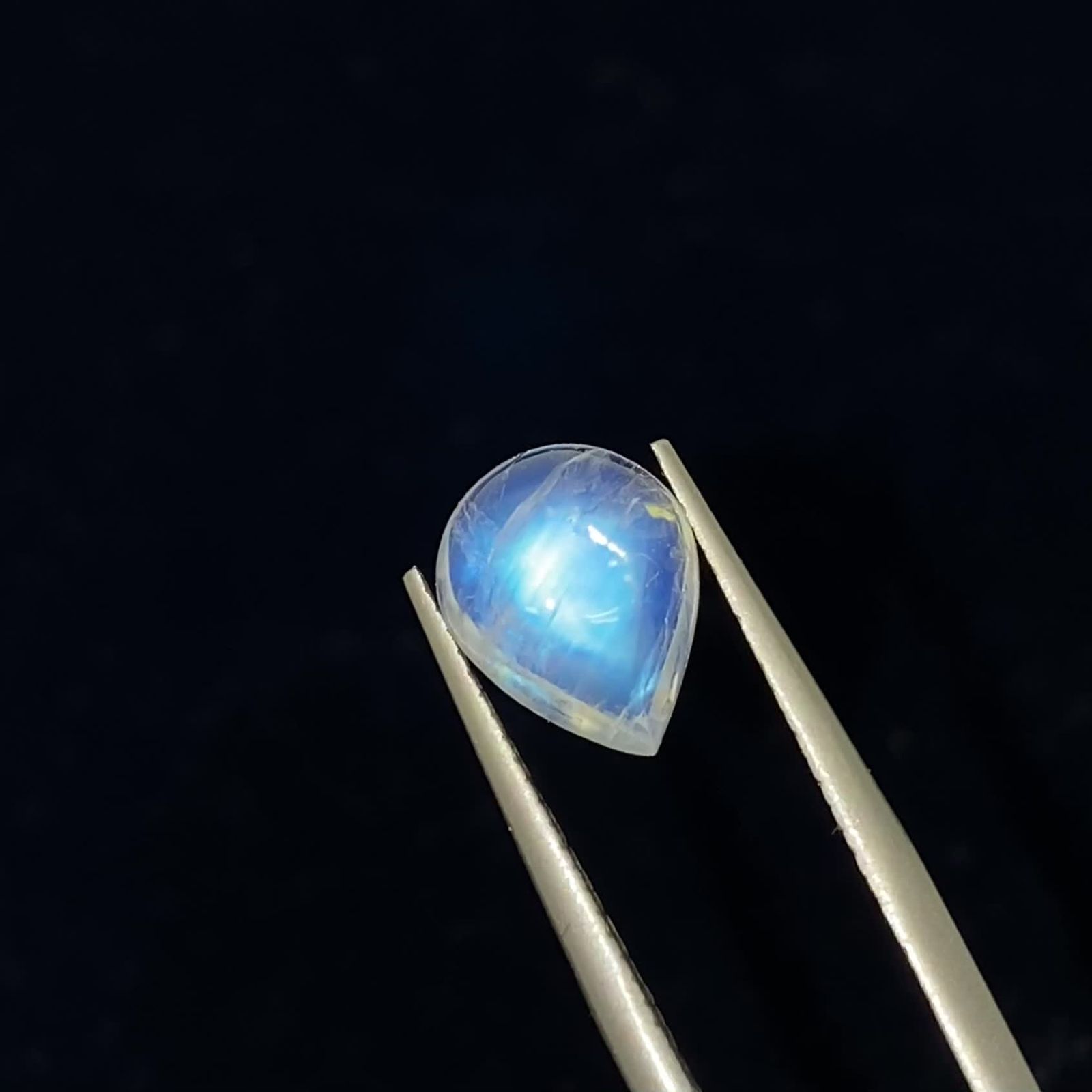 天然石　インド産　ブルームーンストーン　スフィア　サイズ：約55.6㎜ ブルームーンストーン インド産 2.50ct / 9.8x7.8mm前後 [230522071