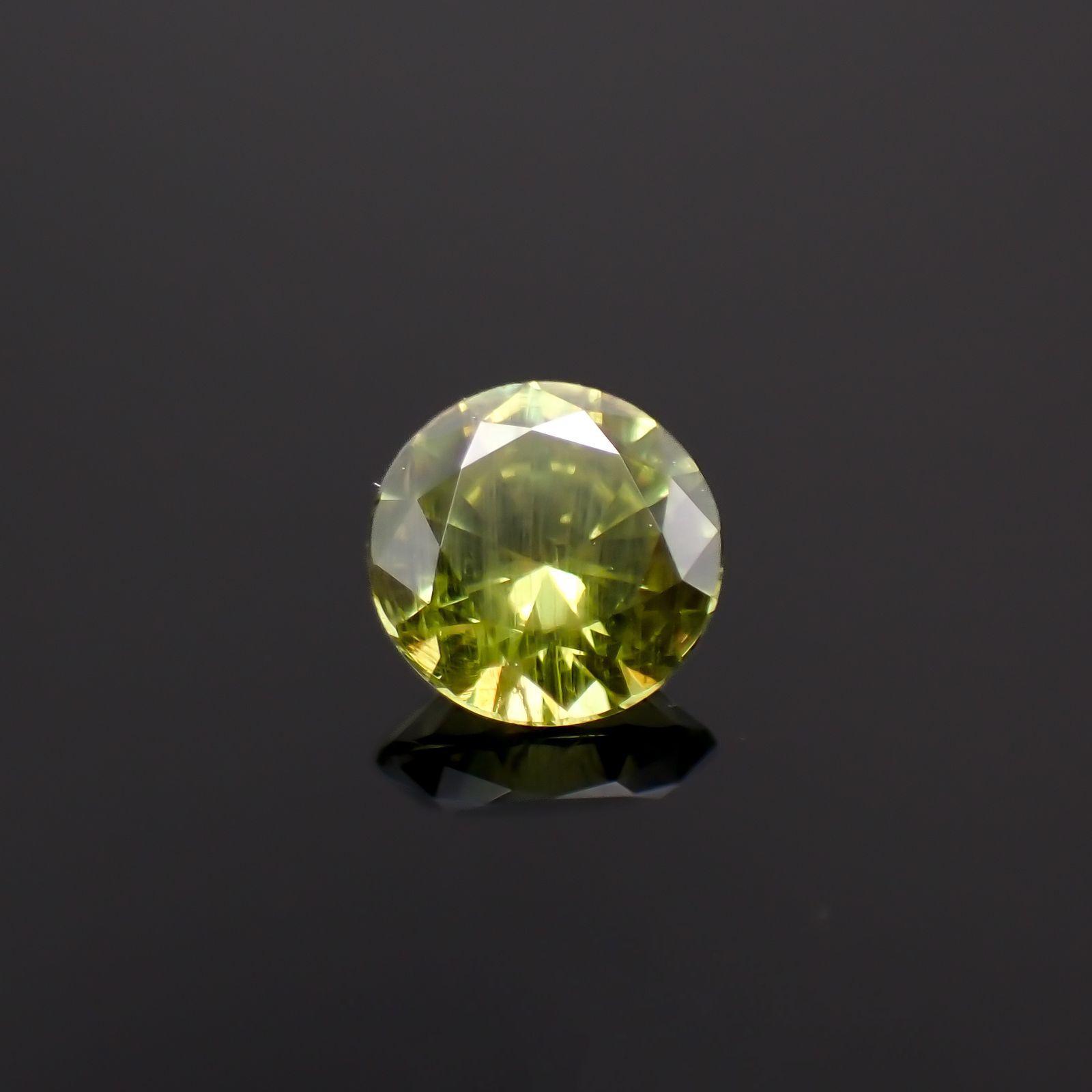 デマントイドガーネット(宝石名デマントイド・ガーネット)ロシア産 0.27ct 識別済[221219466]4x4mm前後