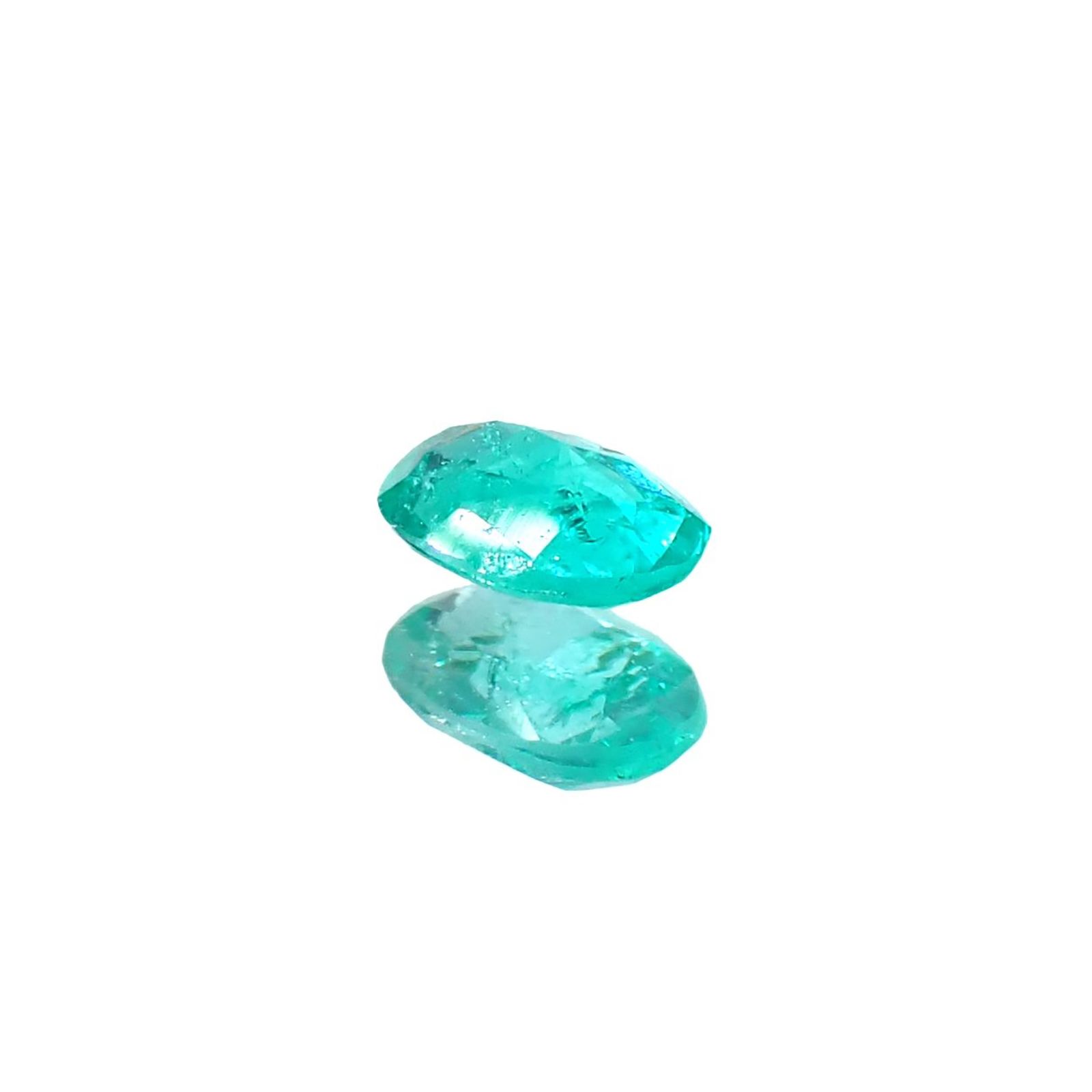 パライバトルマリン ブラジル・パライバ州バターリャ鉱山産 0.11ct / 3.8x2.7mm前後 [250931082]
