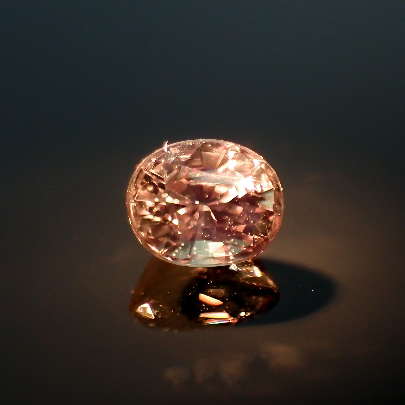 アレキサンドライト(宝石名アレキサンドライト) マダガスカル産 0.293ct ソ付(彩珠)[20117005]3.9×3.1mm前後