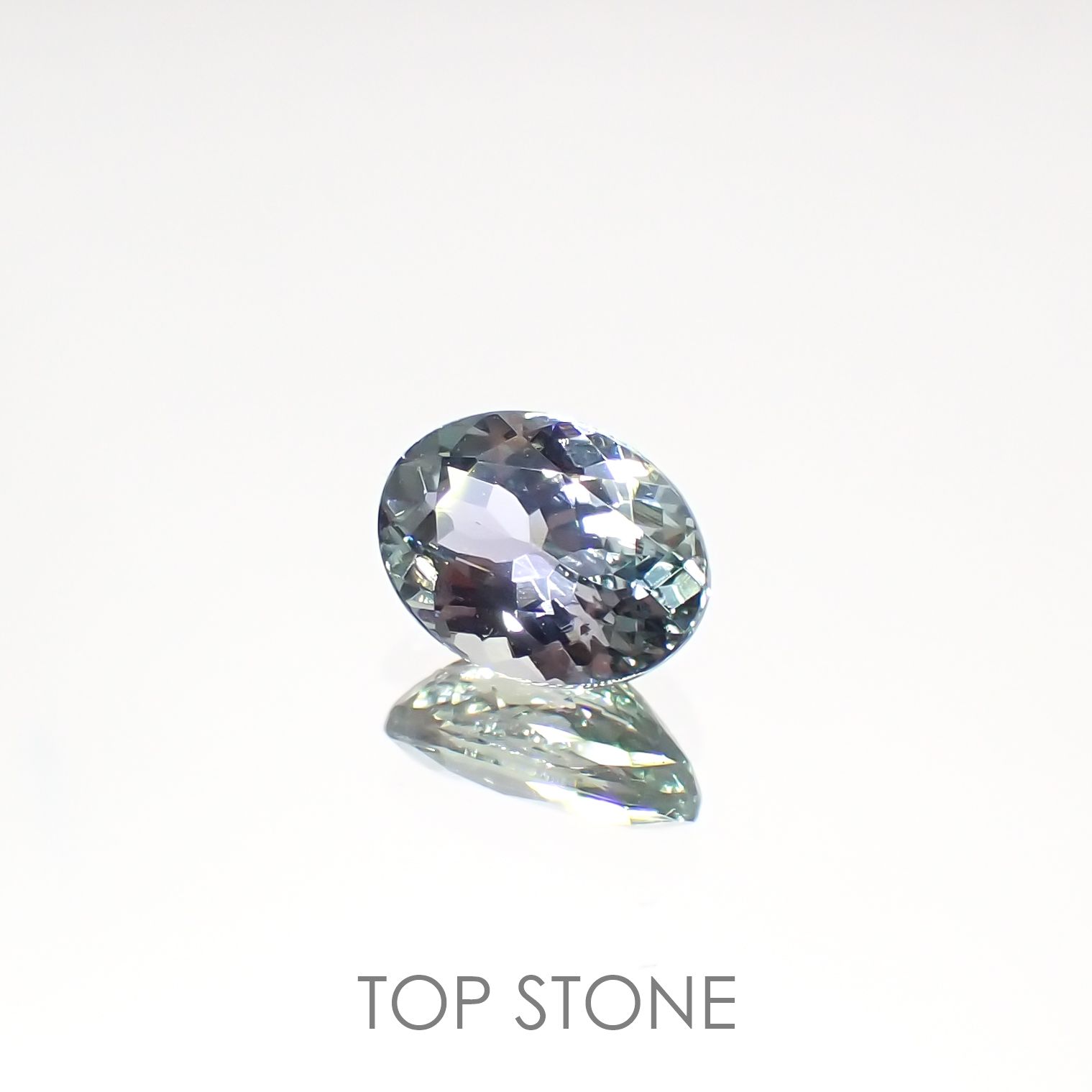 バイカラータンザナイト(宝石名ゾイサイト)タンザニア産 1.28ct 識別済[220515894]7.9x5.9mm前後