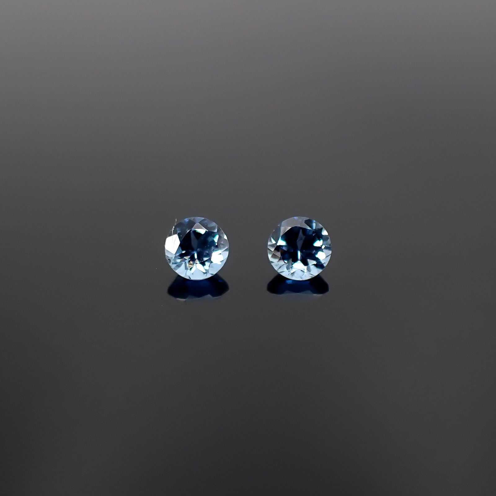 ◇ペアセット◇サンタマリアアクアマリン(宝石名アクアマリン)ブラジル産 識別済 0.25ct(2pcs合計) / 3.2x3.2mm前後 [260231763]