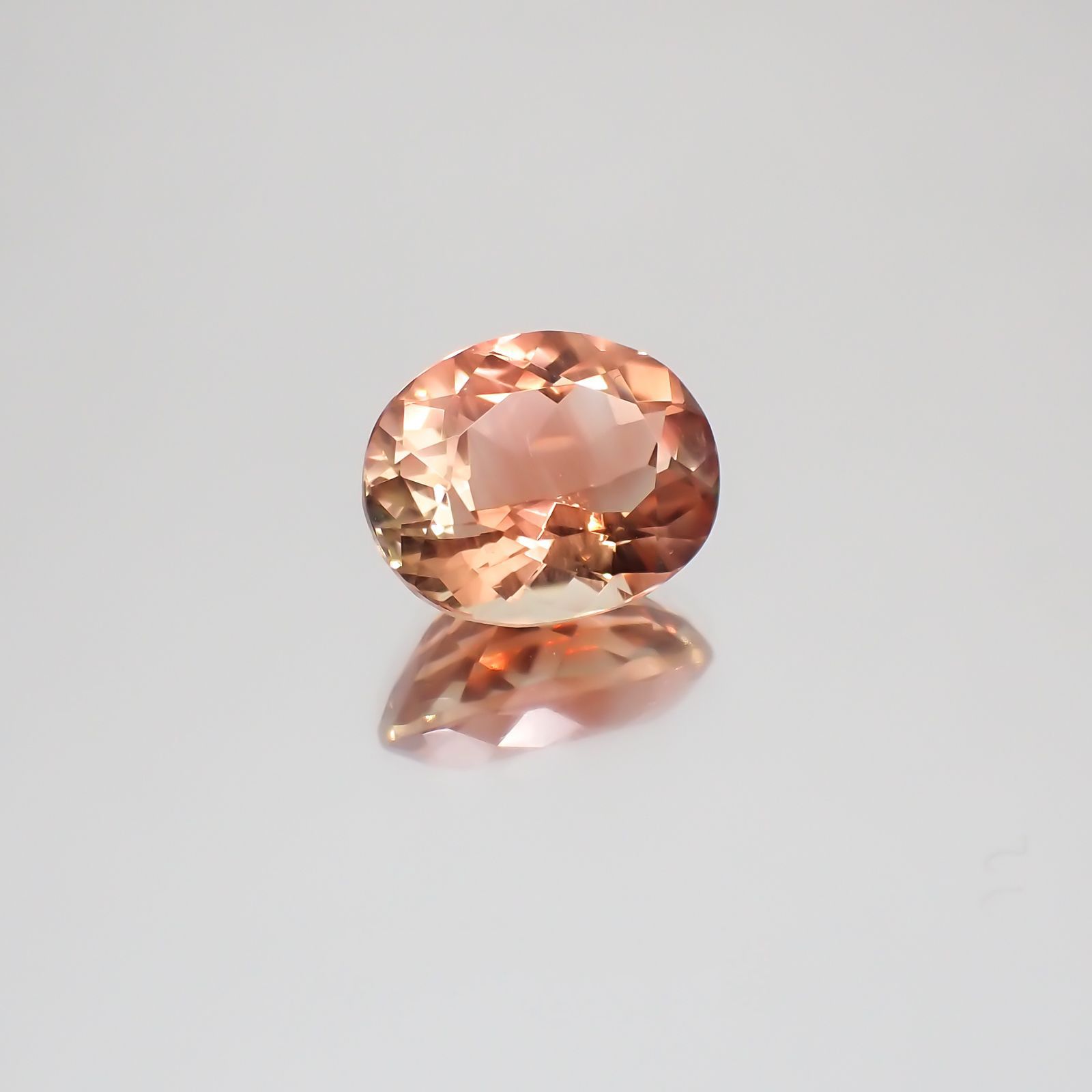 オレゴンサンストーン(宝石名ラブラドライト)アメリカ・オレゴン州産 2.21ct 識別済[230421892]9.5x7.6mm前後