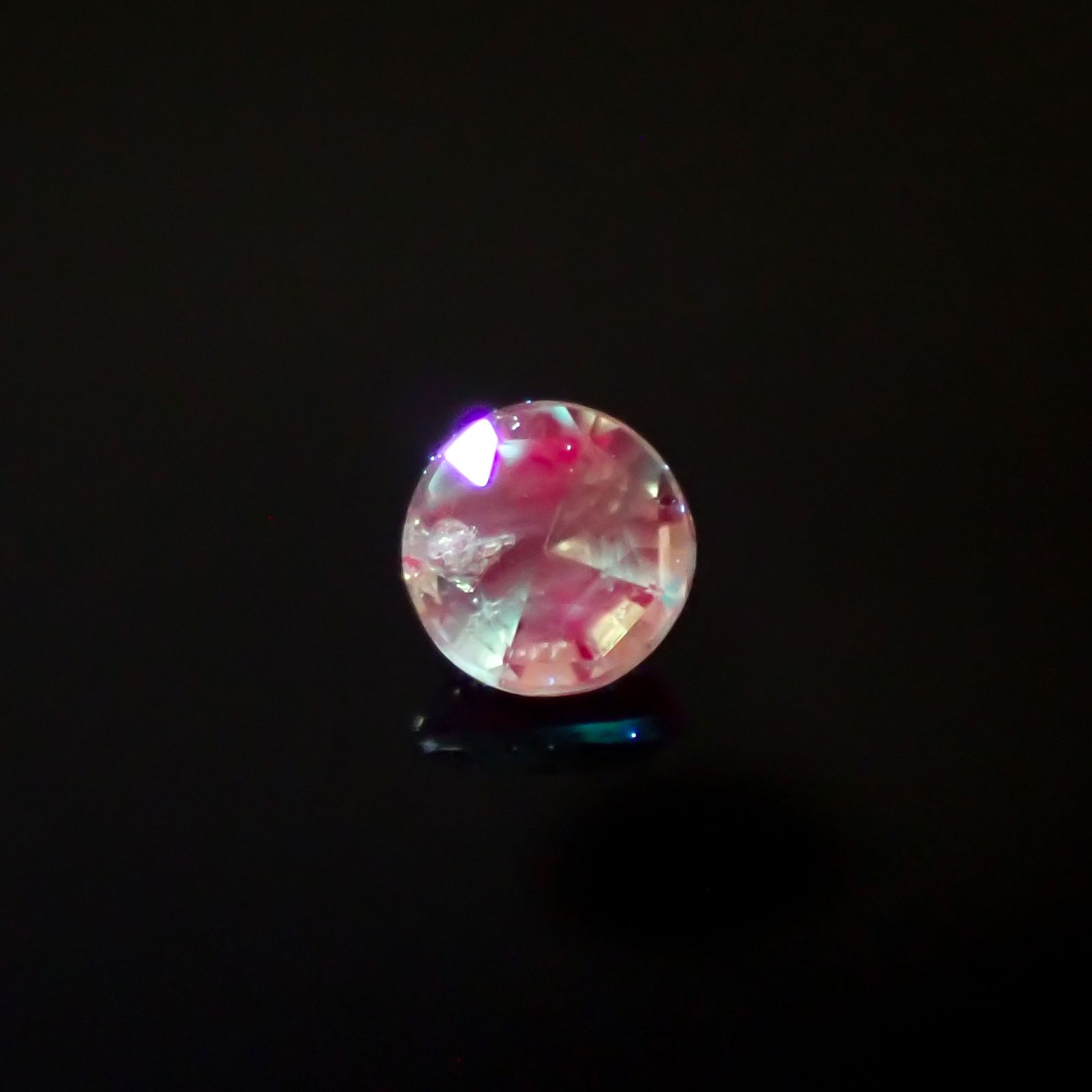 アレキサンドライトキャッツアイ ブラジル産/EmeraldMains社製 0.046ct[240627959]1.9x1.9mm前後