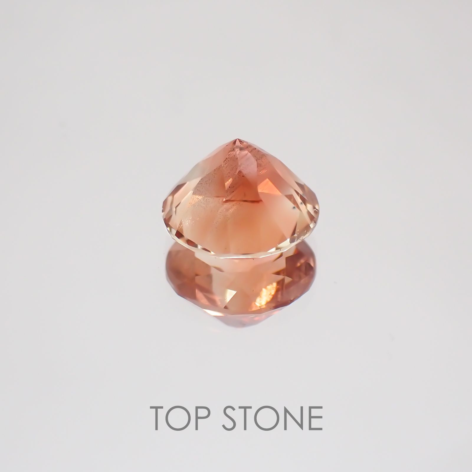 オレゴンサンストーン(宝石名ラブラドライト・サンストーン) アメリカ・オレゴン州産 1.733ct ソ付(彩珠)[21019352]8×8mm前後