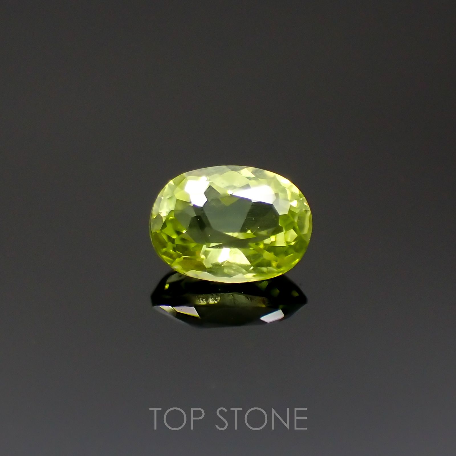 グリーンエンスタタイト(宝石名グリーン・エンスタタイト)カメルーン産 0.41ct 識別済[220917602]5.4x3.9mm前後