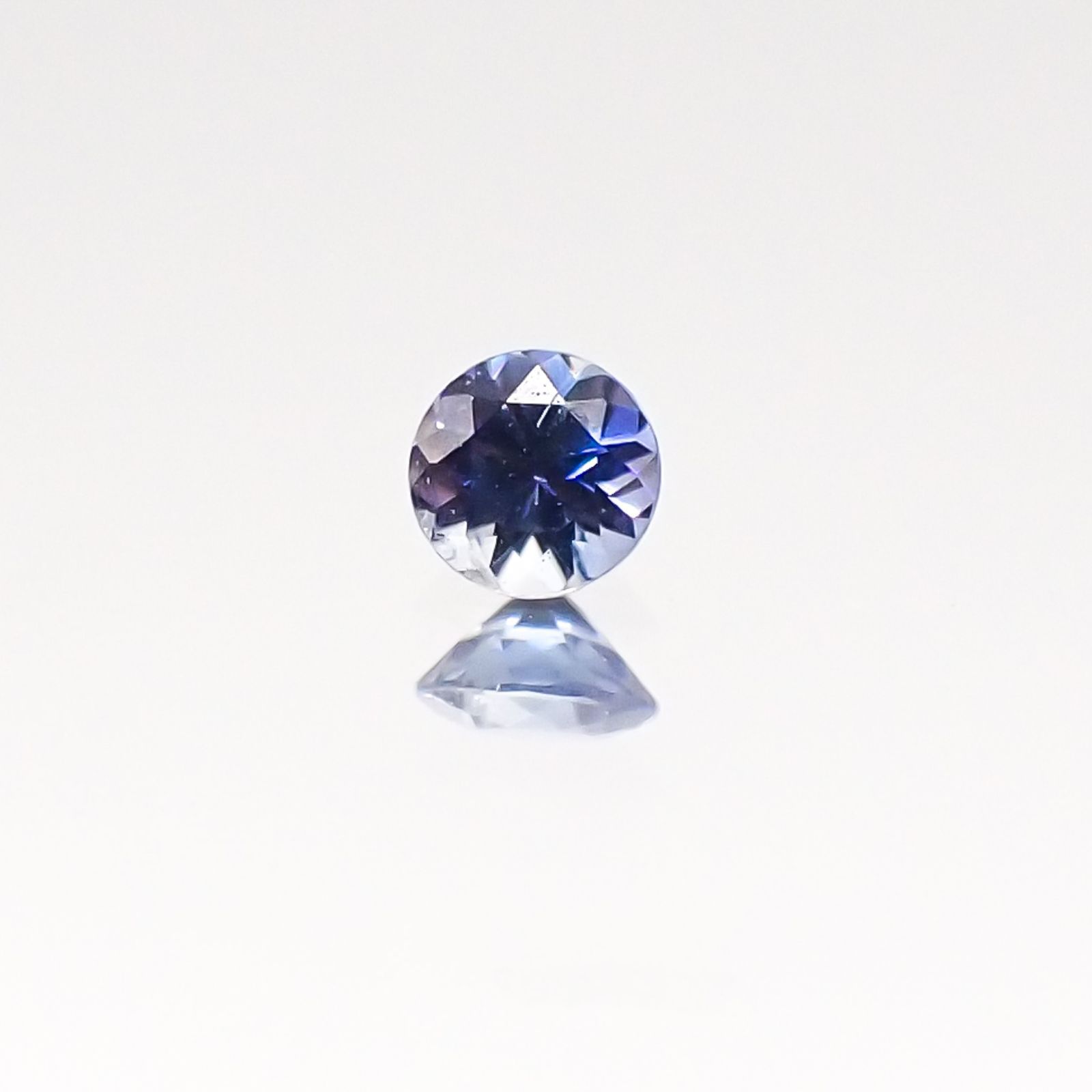 ベニトアイト(宝石名ベニトアイト) アメリカ・カリフォルニア産 0.066ct 識別済[20117619]2.5×2.4mm前後
