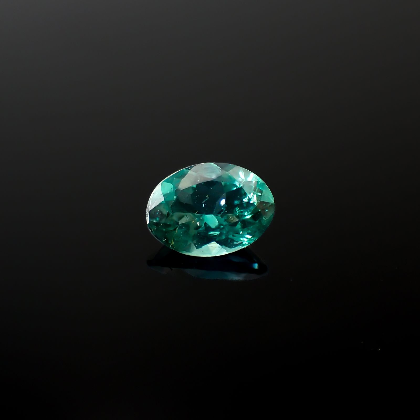 ノーブルモロキサイト マダガスカル産 0.74ct[240326546]6.9x5mm前後