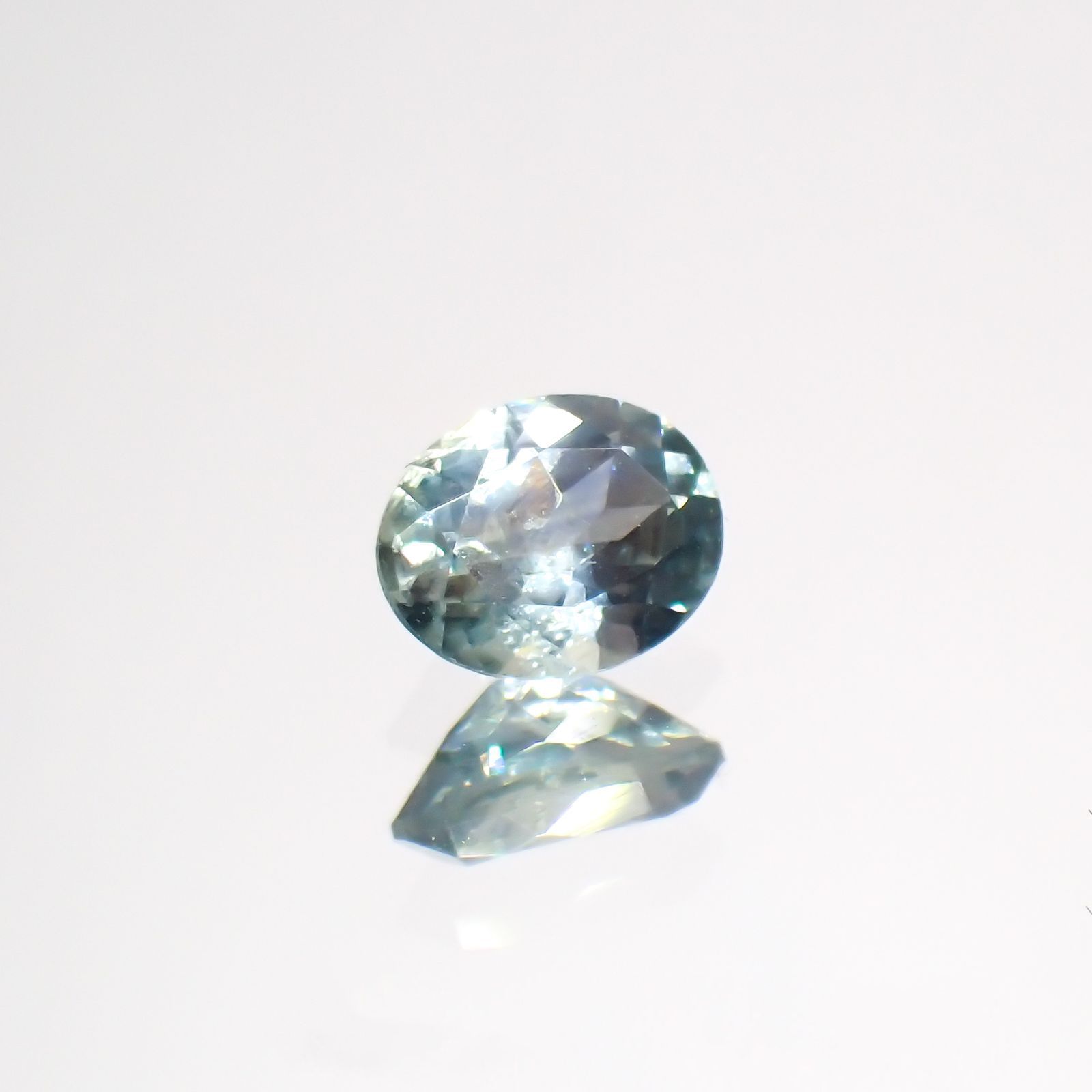 モンタナサファイア(宝石名サファイア)アメリカ・モンタナ州産 0.43ct 識別済[220114635]4.9x4mm前後