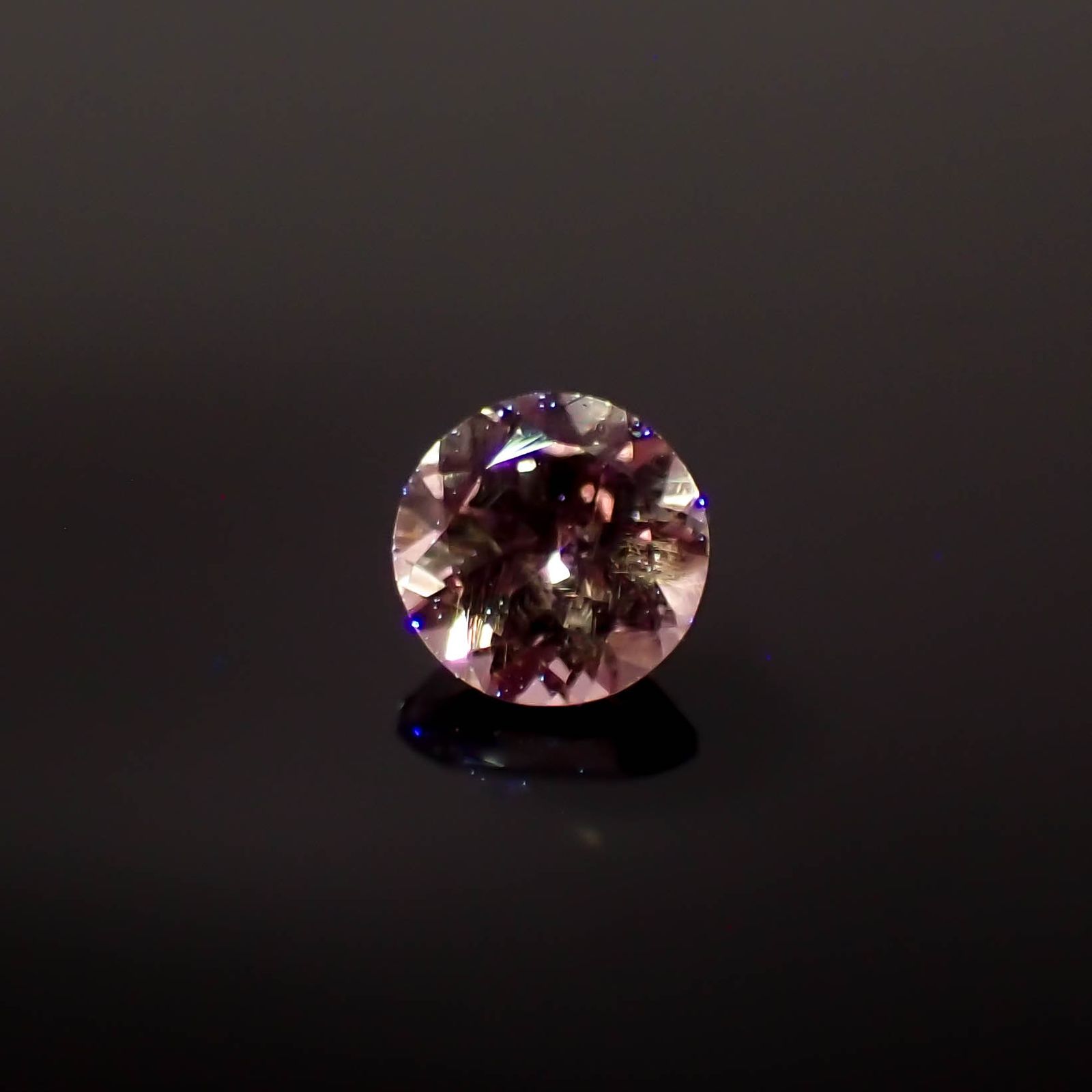ドラゴンガーネット タンザニア産 0.42ct[240427287]4.4x4.4mm前後