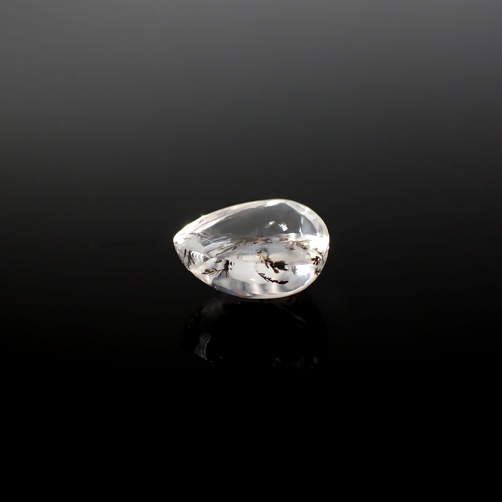デンドリチッククォーツ ブラジル産 2.33ct[231225130]8.9x8.7mm前後