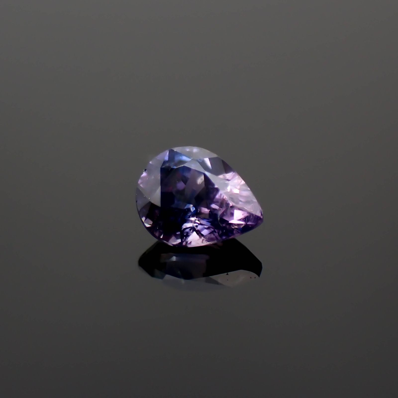 ウィンザーサファイア タンザニア・ウィンザー産 0.32ct[230521975]4.6x3.6mm前後