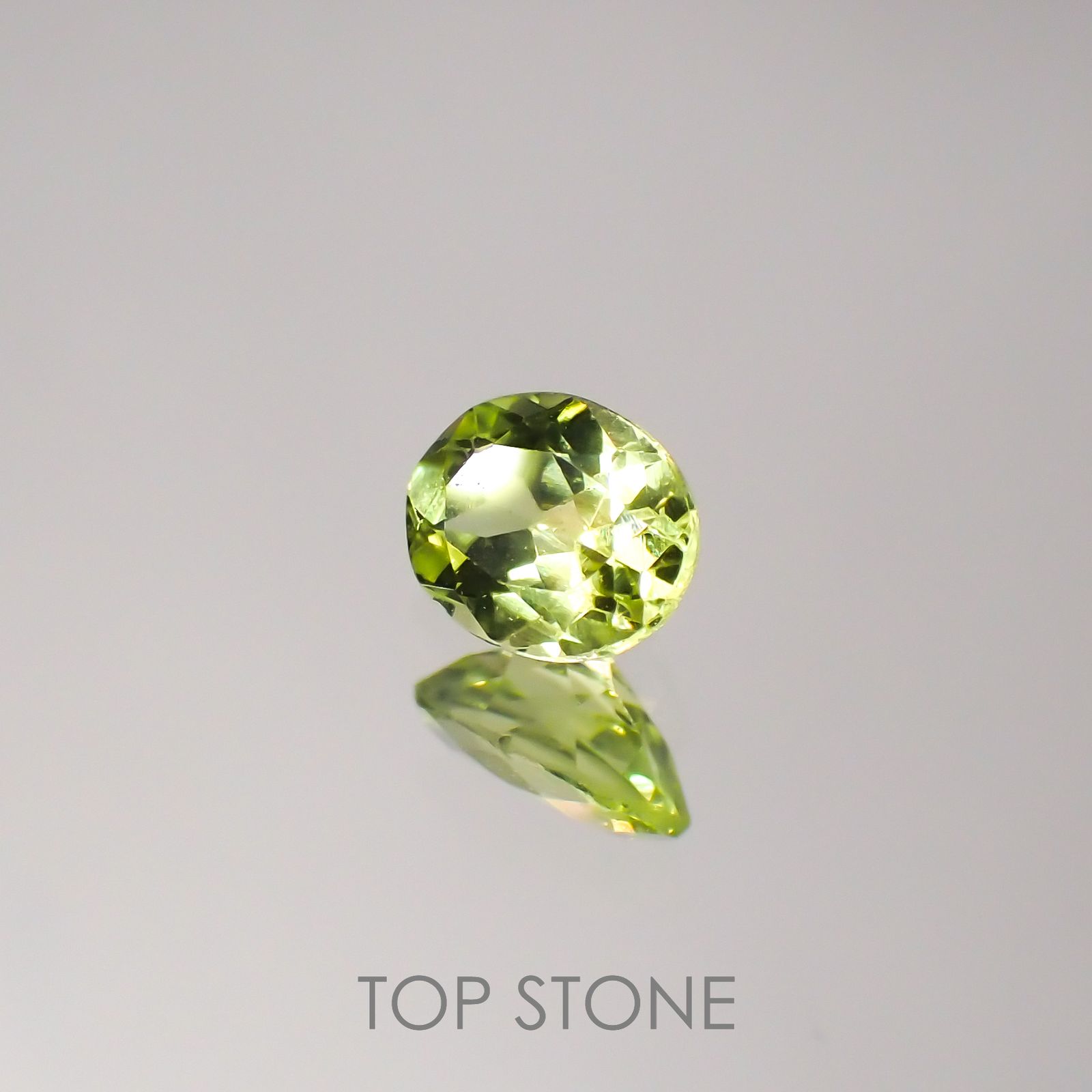 パロットクリソベリル(宝石名クリソベリル)インド産 0.37ct 識別済[220616421]5x3.9mm前後