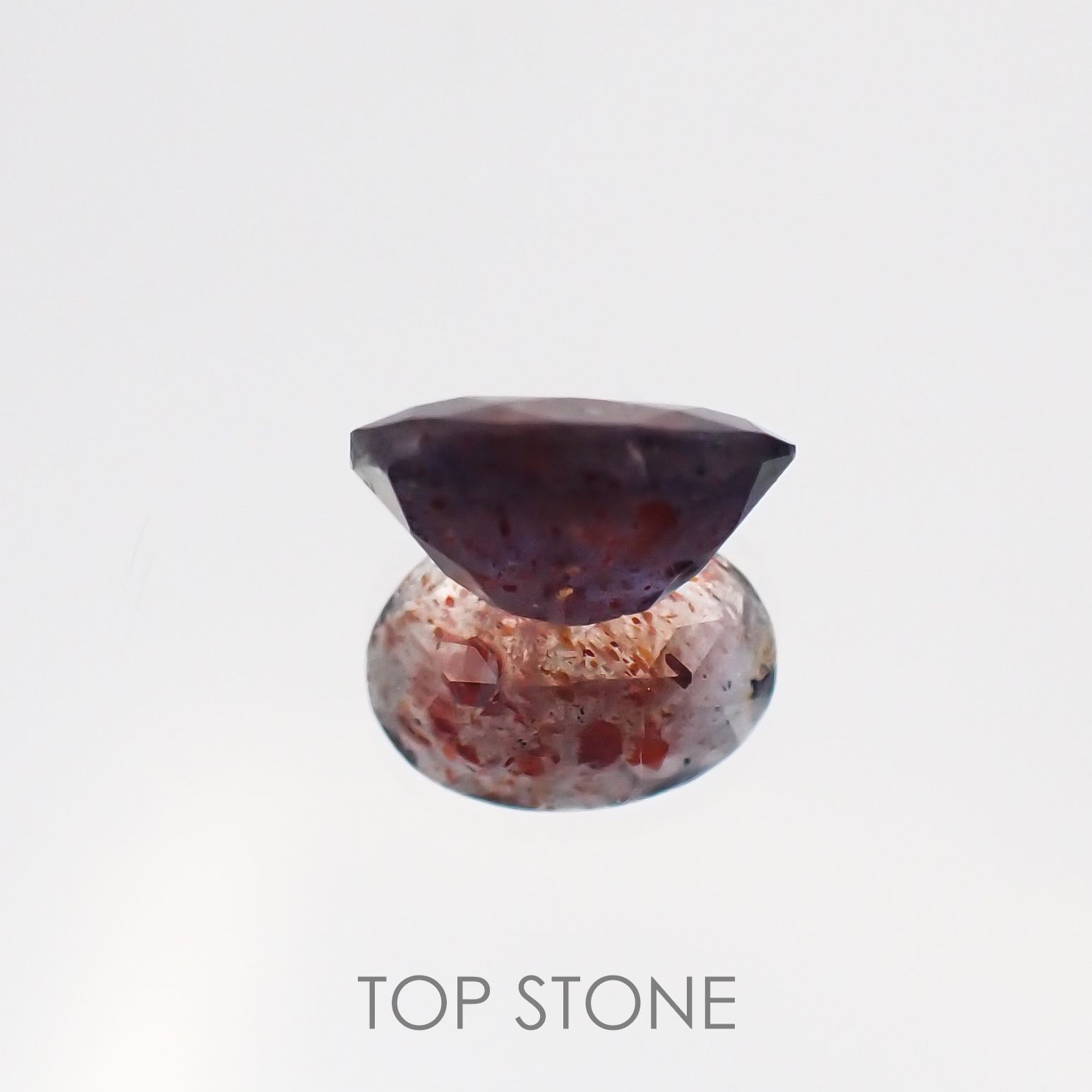 ブラッドショットアイオライト インド産 ルース 0.68ct[210611115]7.1×5.1mm前後