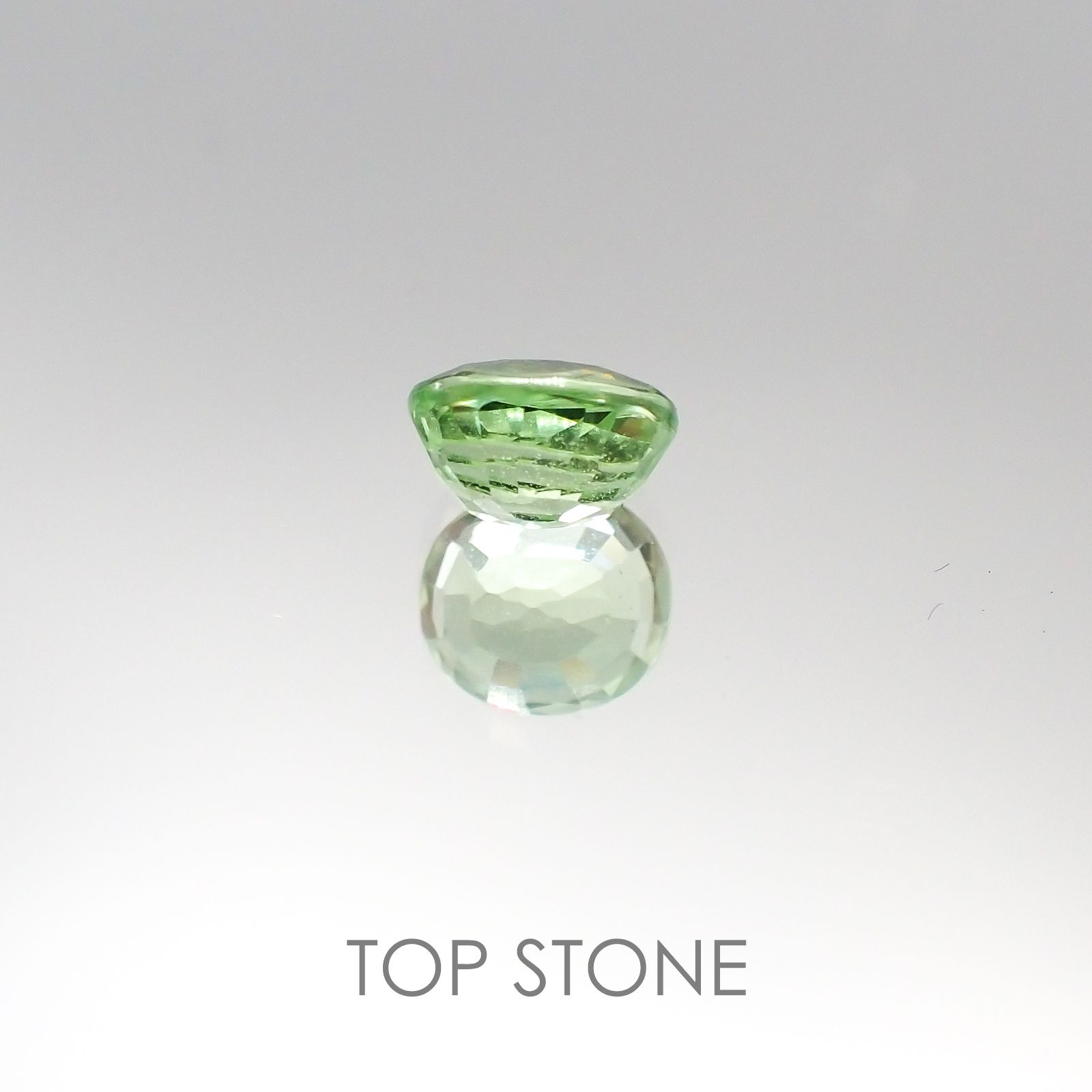ミントガーネット タンザニア産 ルース 0.98ct[20095513]6×5.4mm前後