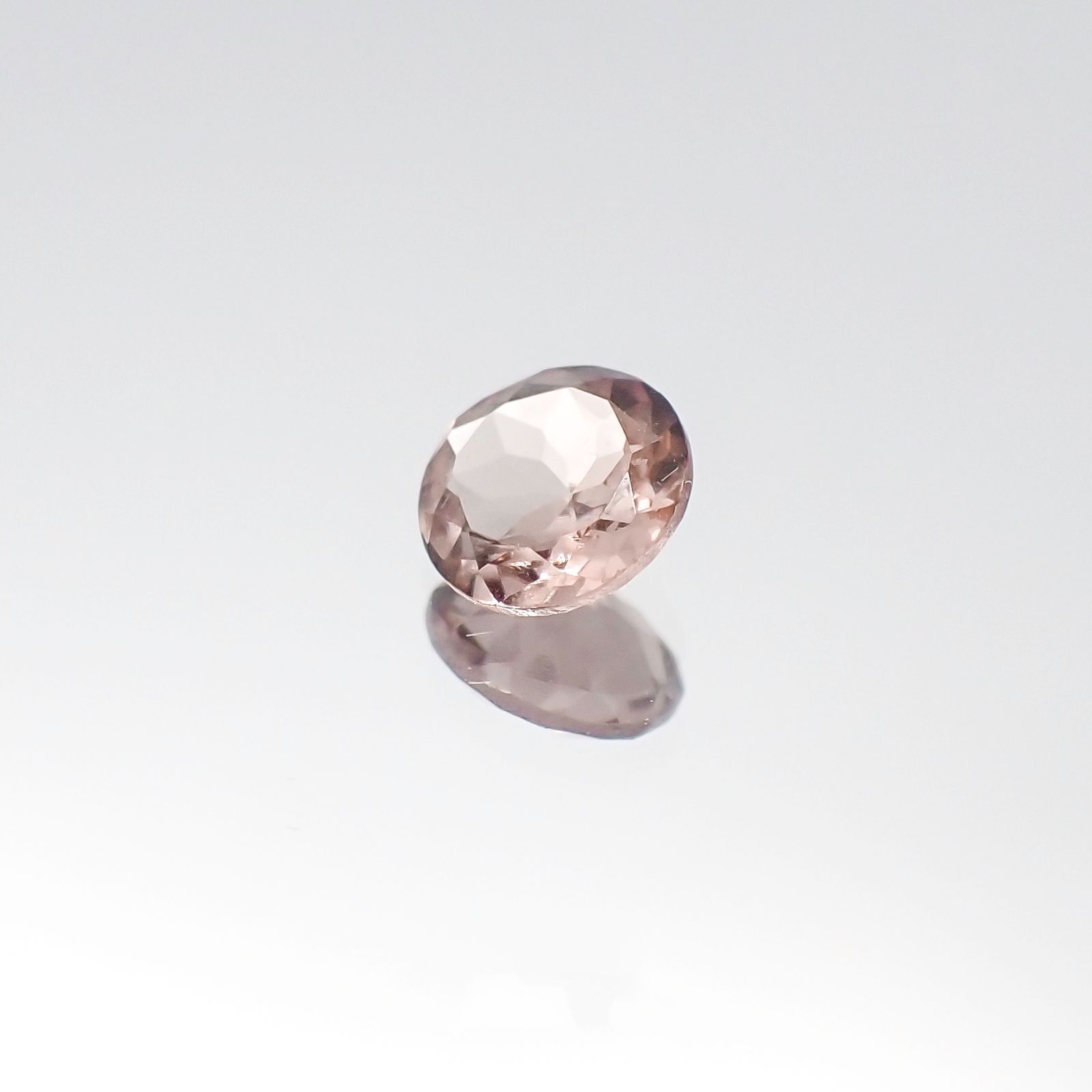 カラーチェンジマラヤガーネット(宝石名ガーネット)タンザニア・マヘンゲ産 0.53ct 識別済[230823061]5.1x5.1mm前後