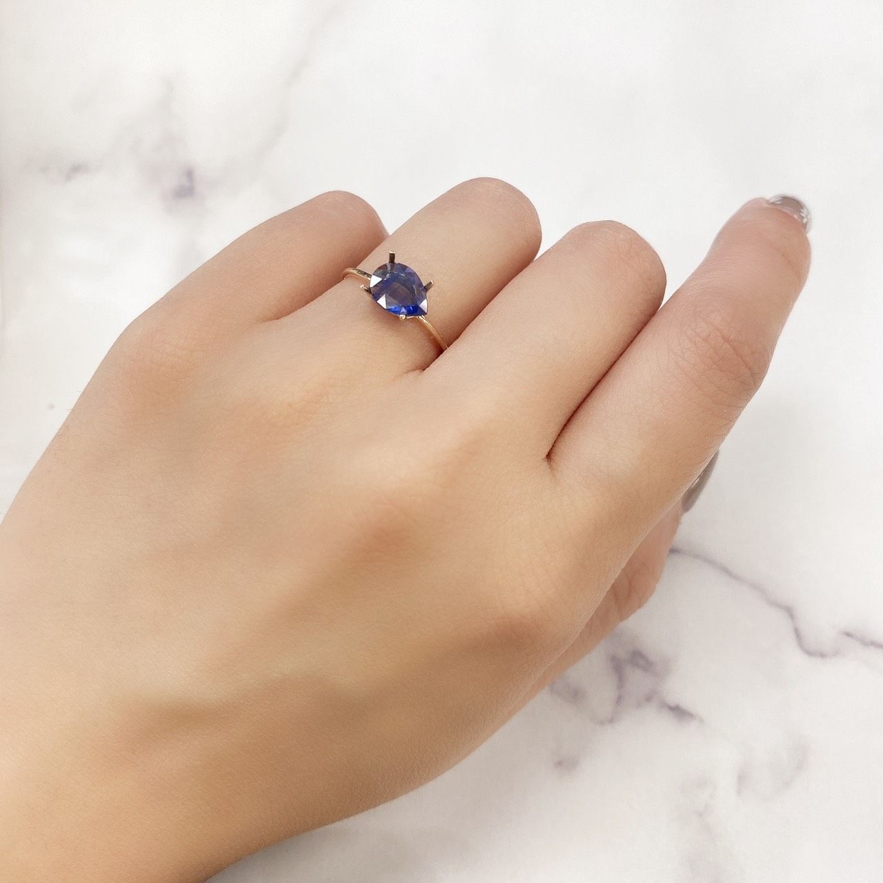 サファイア(宝石名サファイア) マダガスカル産 0.86ct 識別済[210913201]8.5×6.3mm前後