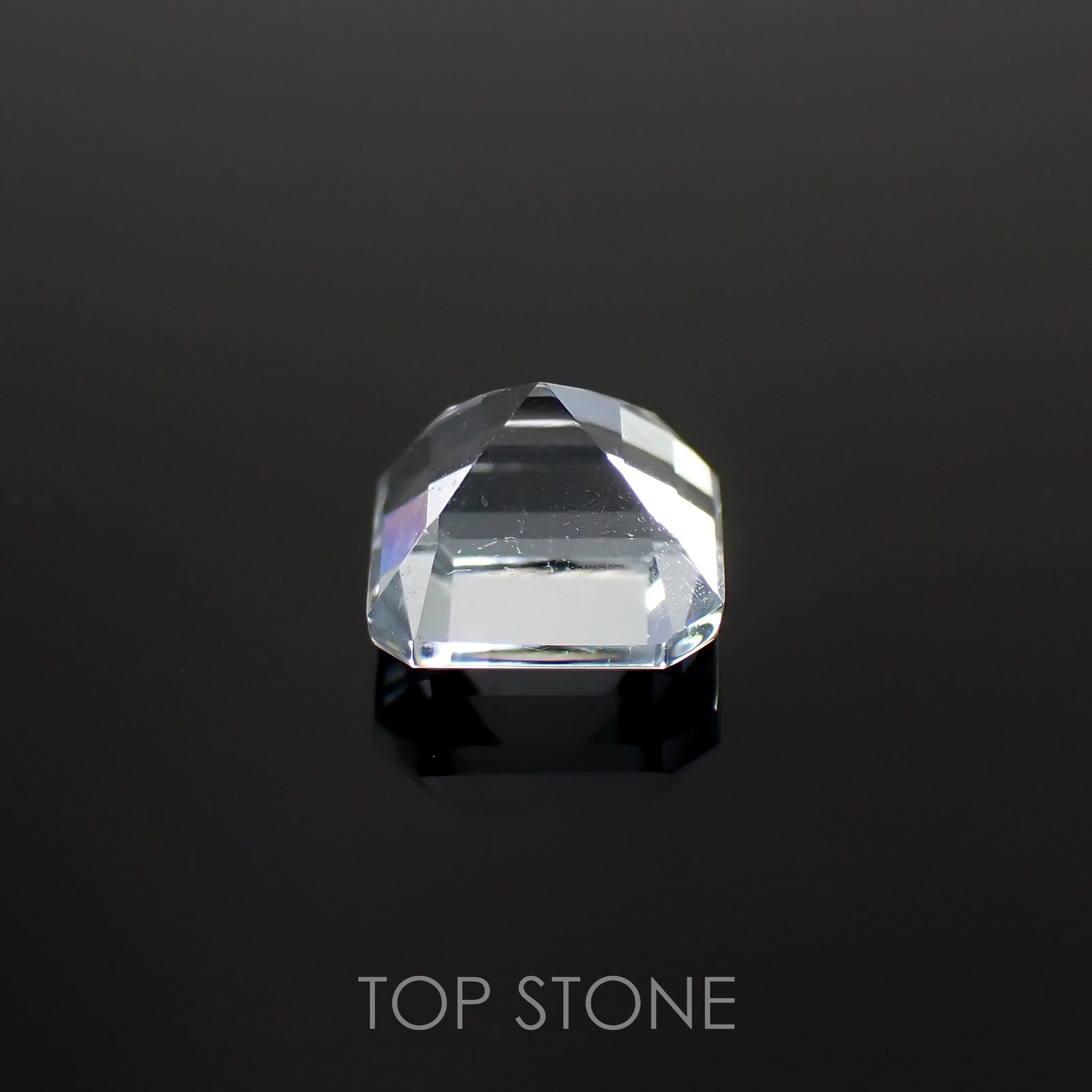 セレスタイト(宝石名セレスタイト)マダガスカル産 1.210ct ソ付(彩珠)[221018950]5.5x5.3mm前後