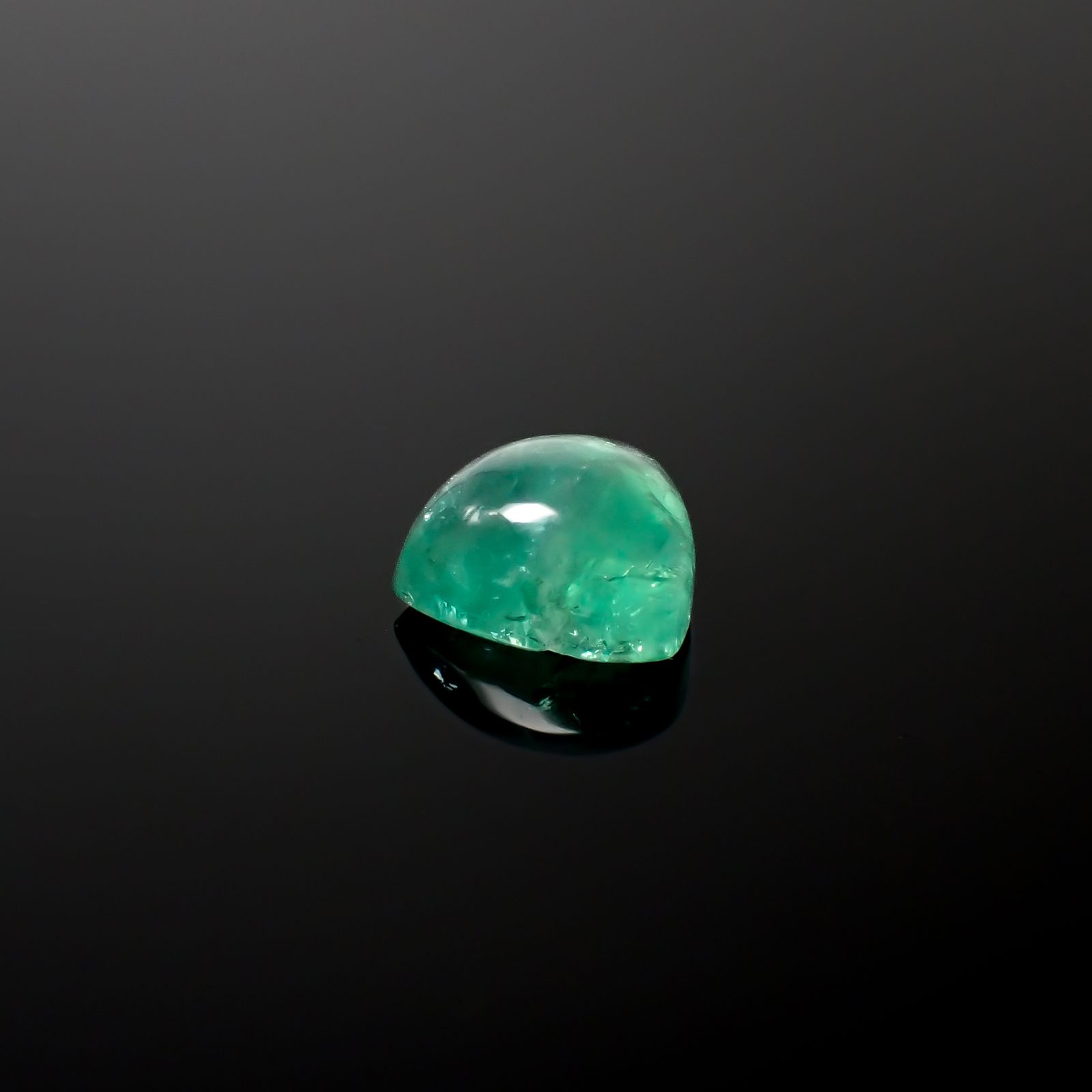 フローライト フルオレッセンス イギリス・ロジャリー鉱山産 4.63ct[240527714]10x9.9mm前後