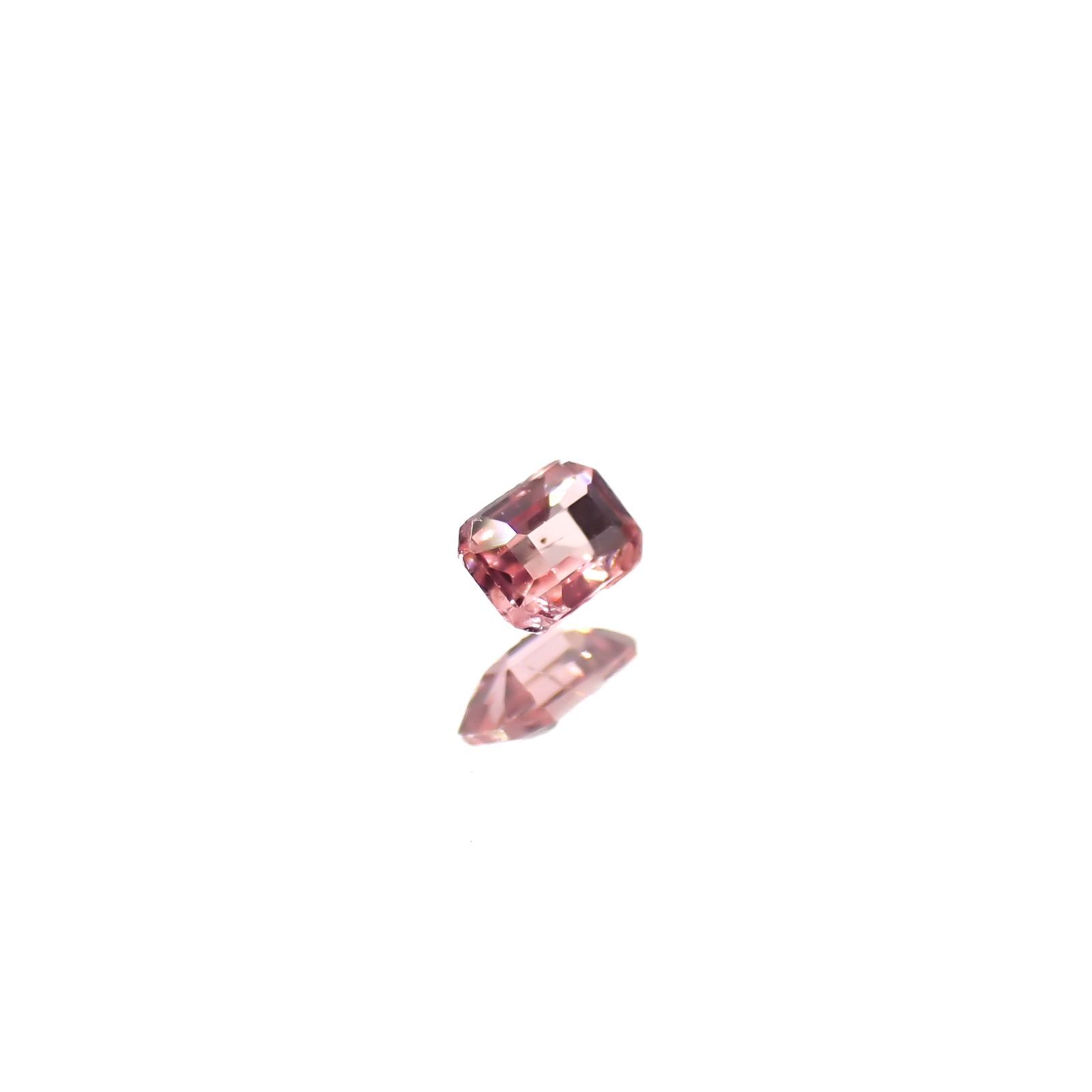 ヴェイリネナイト(宝石名ベイリネナイト)パキスタン産 0.043ct 識別済[240628344]2.4x1.7mm前後