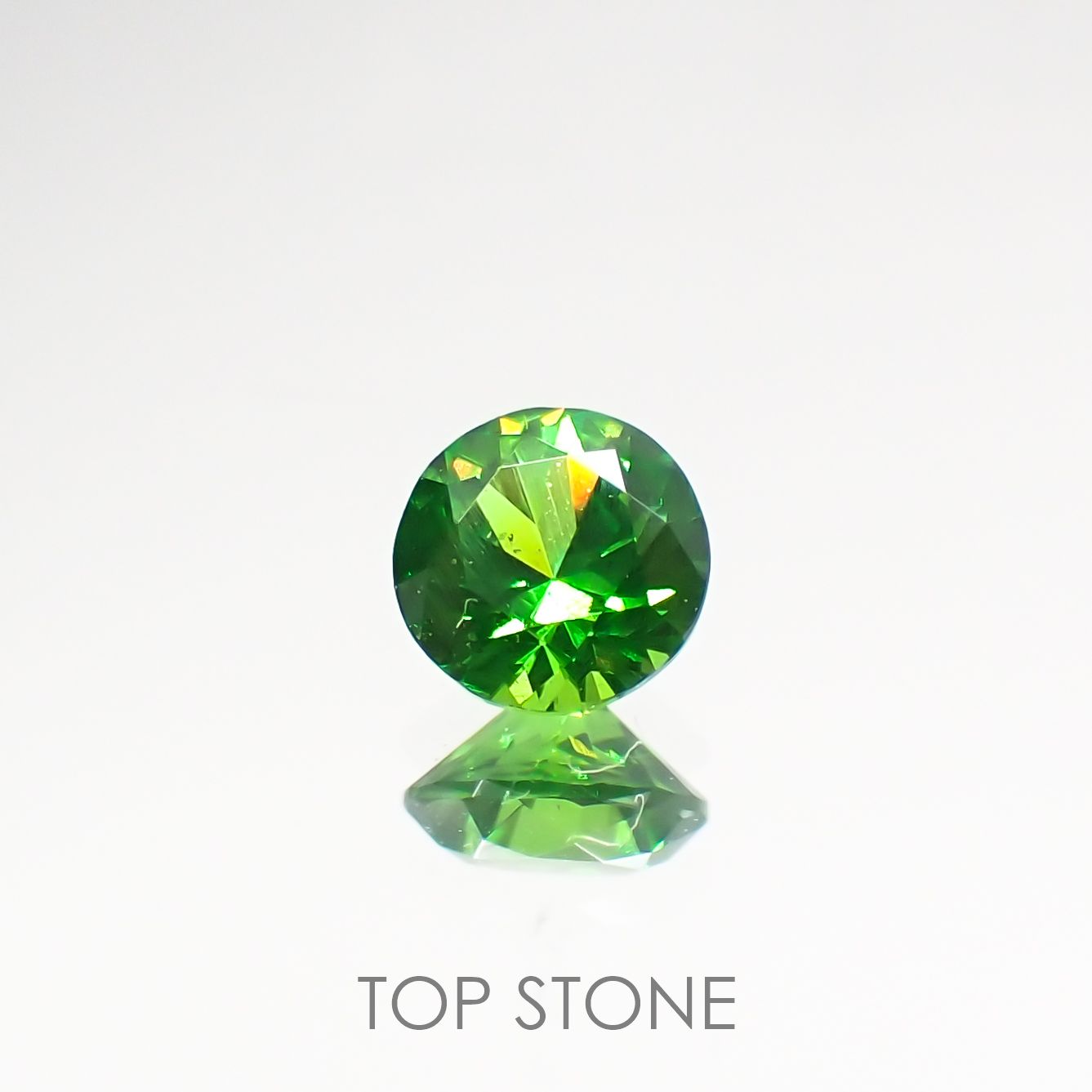 デマントイドガーネット(宝石名デマントイド・ガーネット) ロシア産 0.145ct ソ付(彩珠)[210712084]3.1×3.1mm前後