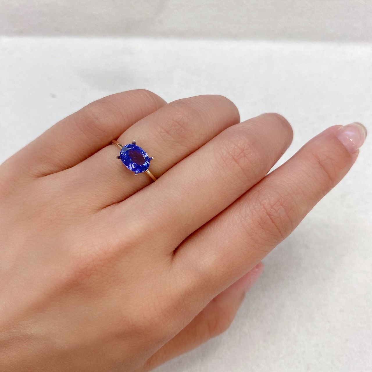 タンザナイト(宝石名タンザナイト) タンザニア産 1.37ct 識別済[210711841]8.1×6mm前後 | TOP STONE(トップストーン)