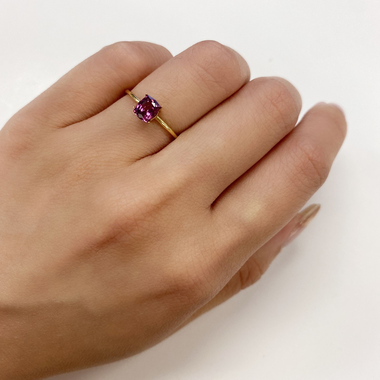 ◇カスタムカット◇グレープガーネット(宝石名ガーネット) ブラジル産 0.71ct 識別済[21069691]5.5×4.7mm前後