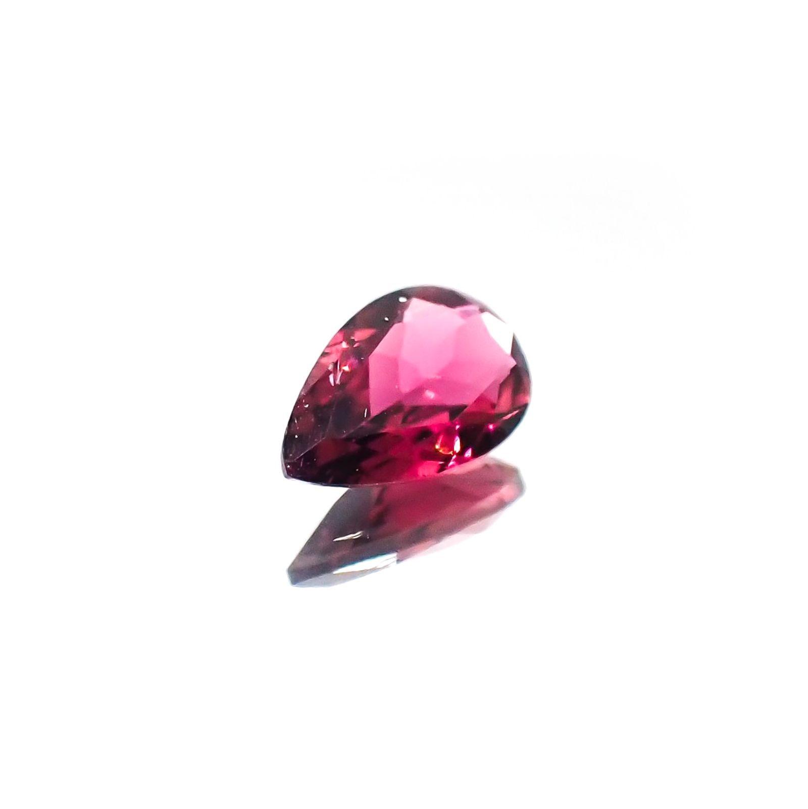 パープルトルマリン(宝石名パープル・トルマリン)ブラジル産 識別済 0.70ct / 7.8x5.1mm前後 [260323893]