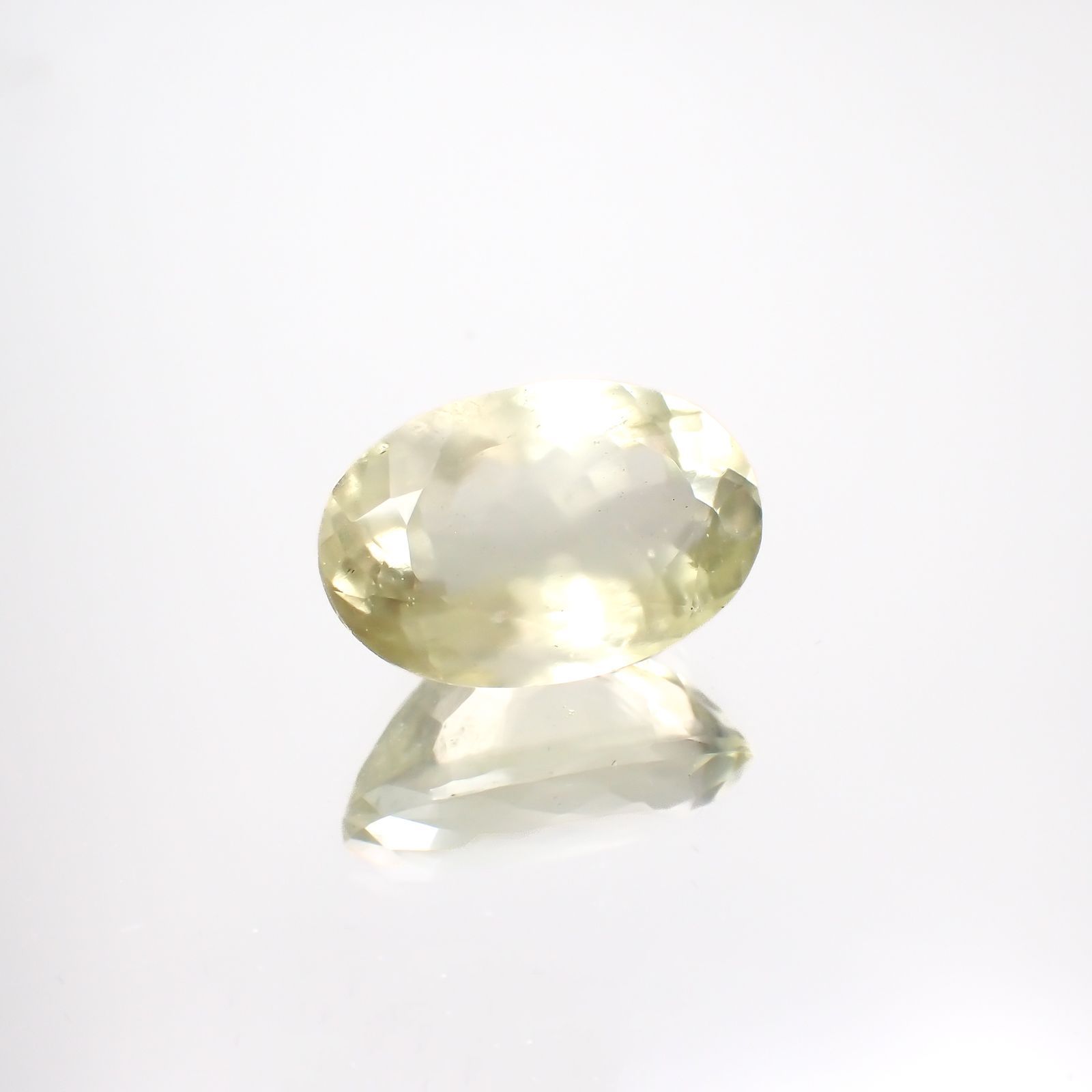 リビアングラス 発見地：エジプト・リビア砂漠 10.69ct[221018191]18.3x12.1mm前後