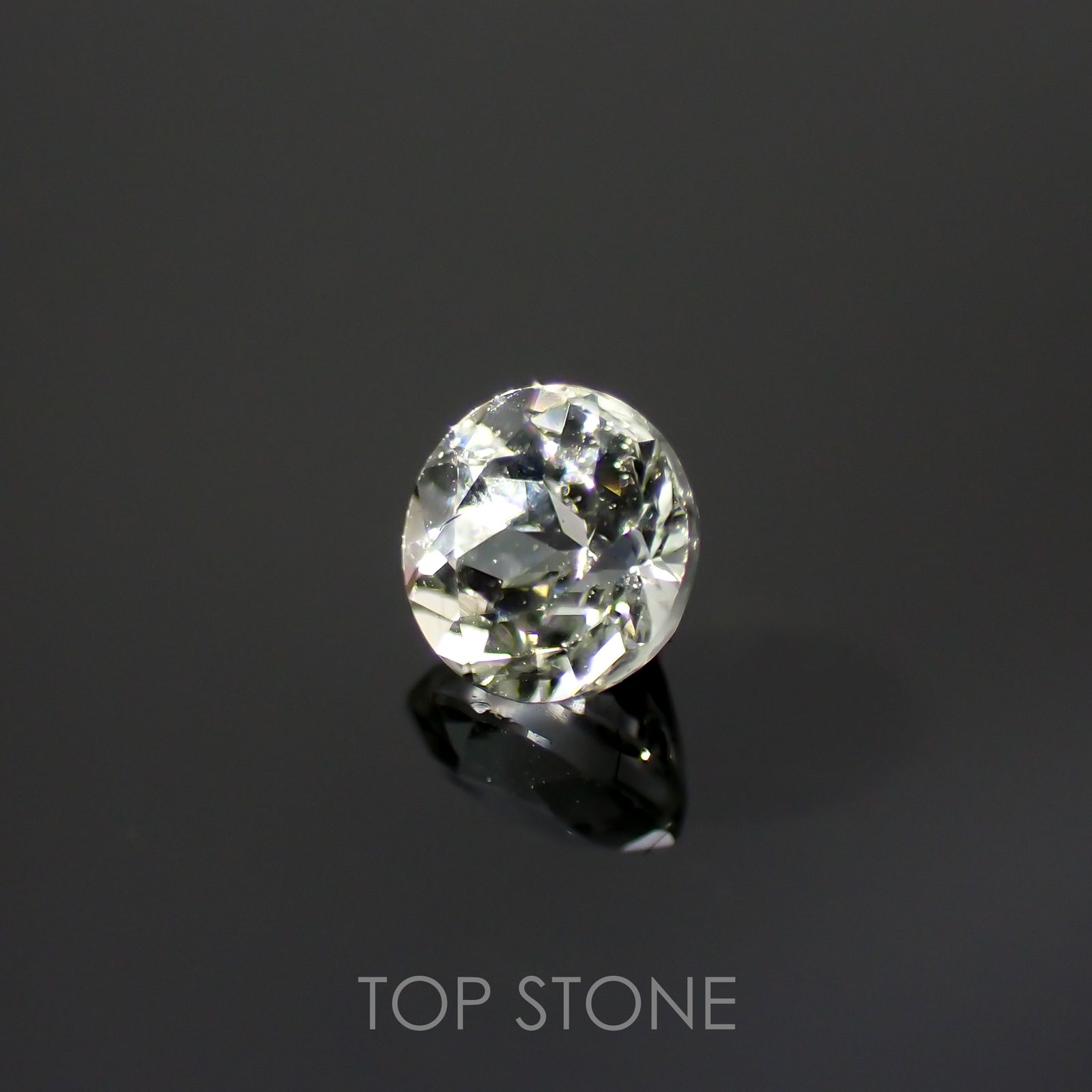 リューコガーネット(宝石名ホワイト グロッシュラー・ガーネット)ビルマ産 0.23ct 識別済[220115439]3.3x3.3mm前後