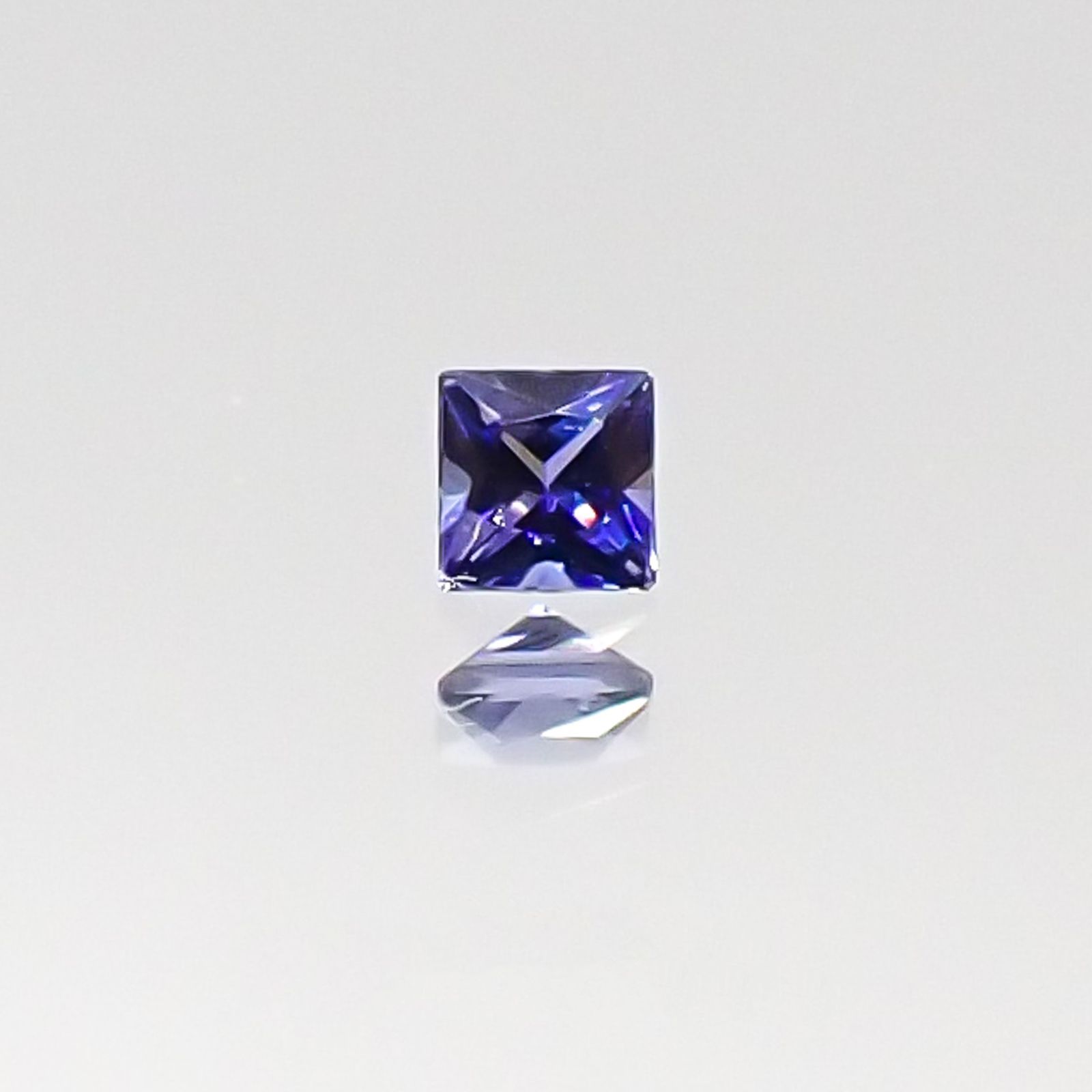 ◇プリンセスカット◇ベニトアイト アメリカ産 ルース 0.057ct[20095846]2.1×2.1mm前後