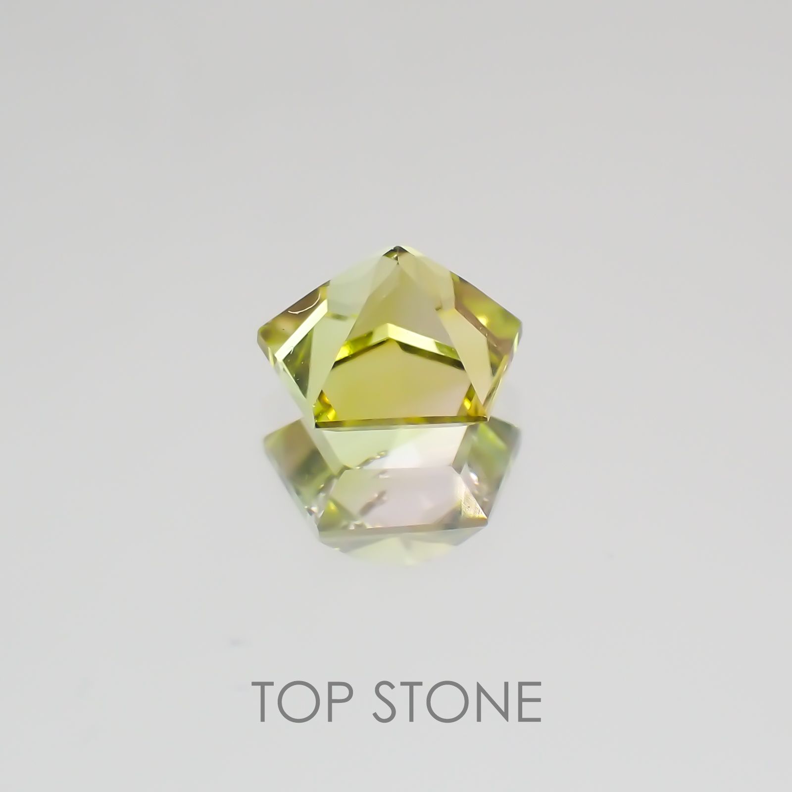 ◇ペンタゴンカット◇バイカラートルマリンSA ブラジル,アフリカ産 ルース 0.49ct[21019552]5.1×5.1mm前後