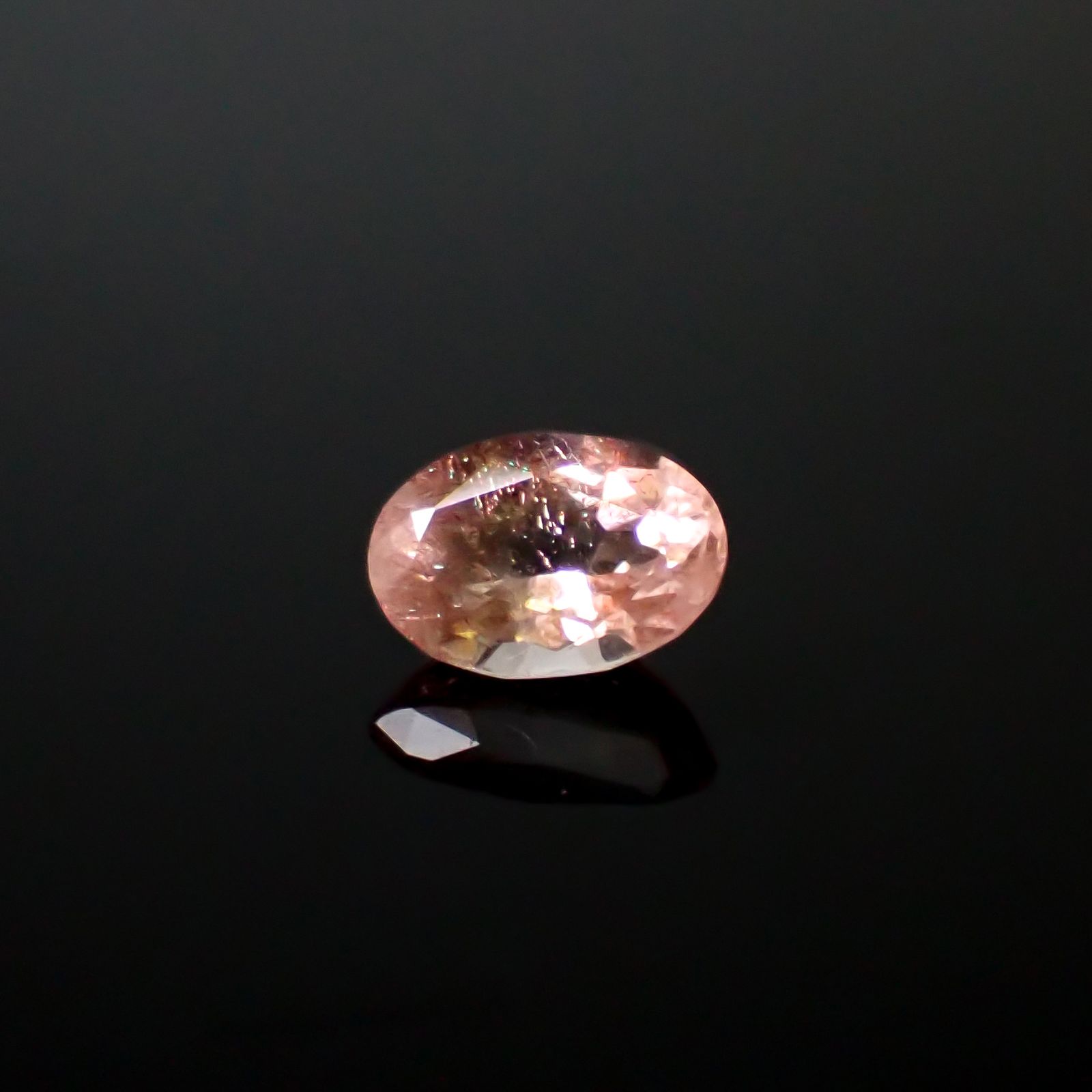 ストロベリークォーツ カザフスタン産 0.84ct [250330032]7.5x5.2mm前後