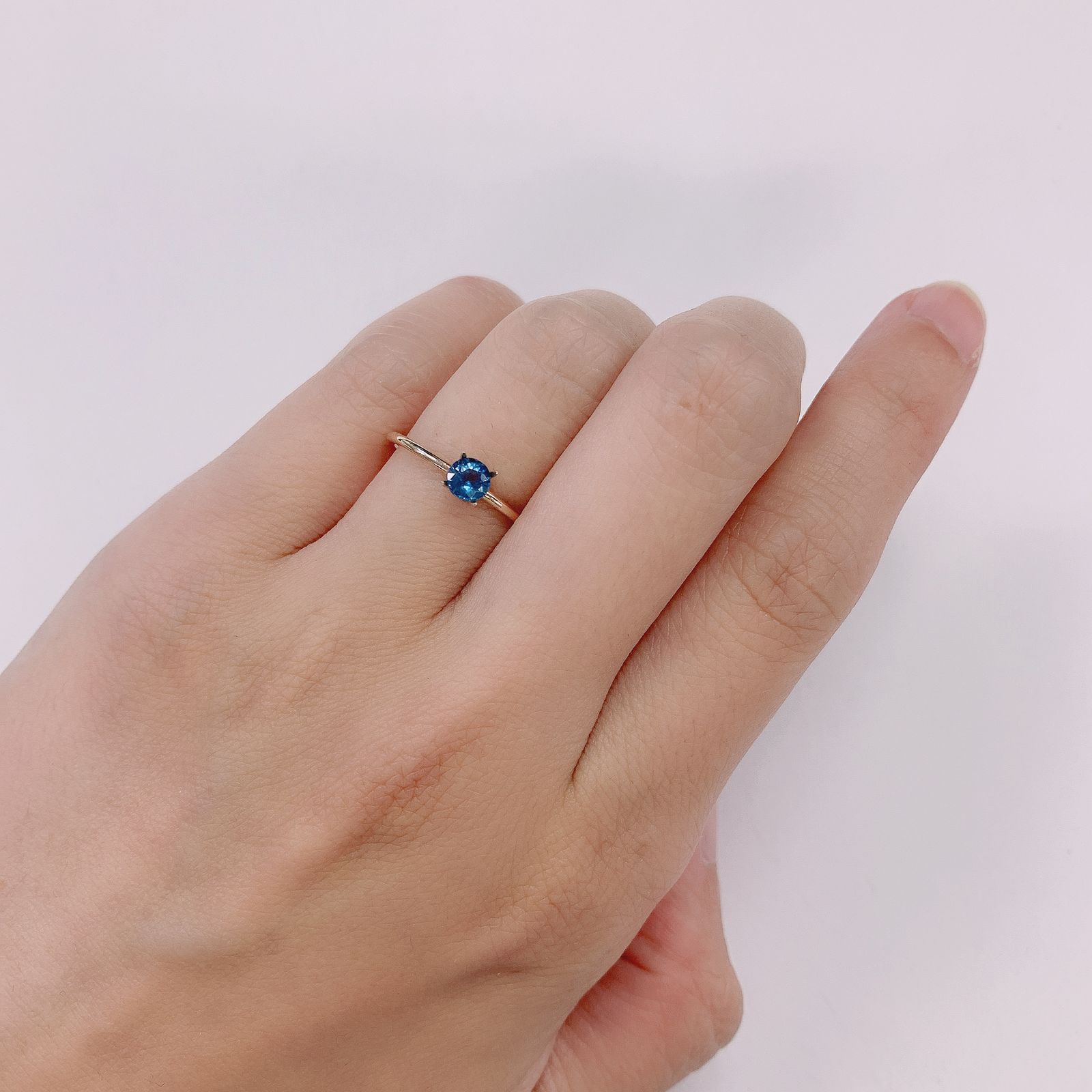 オーシャンブルーカイヤナイト インド産 ルース 0.32ct[210812364]4×4mm前後