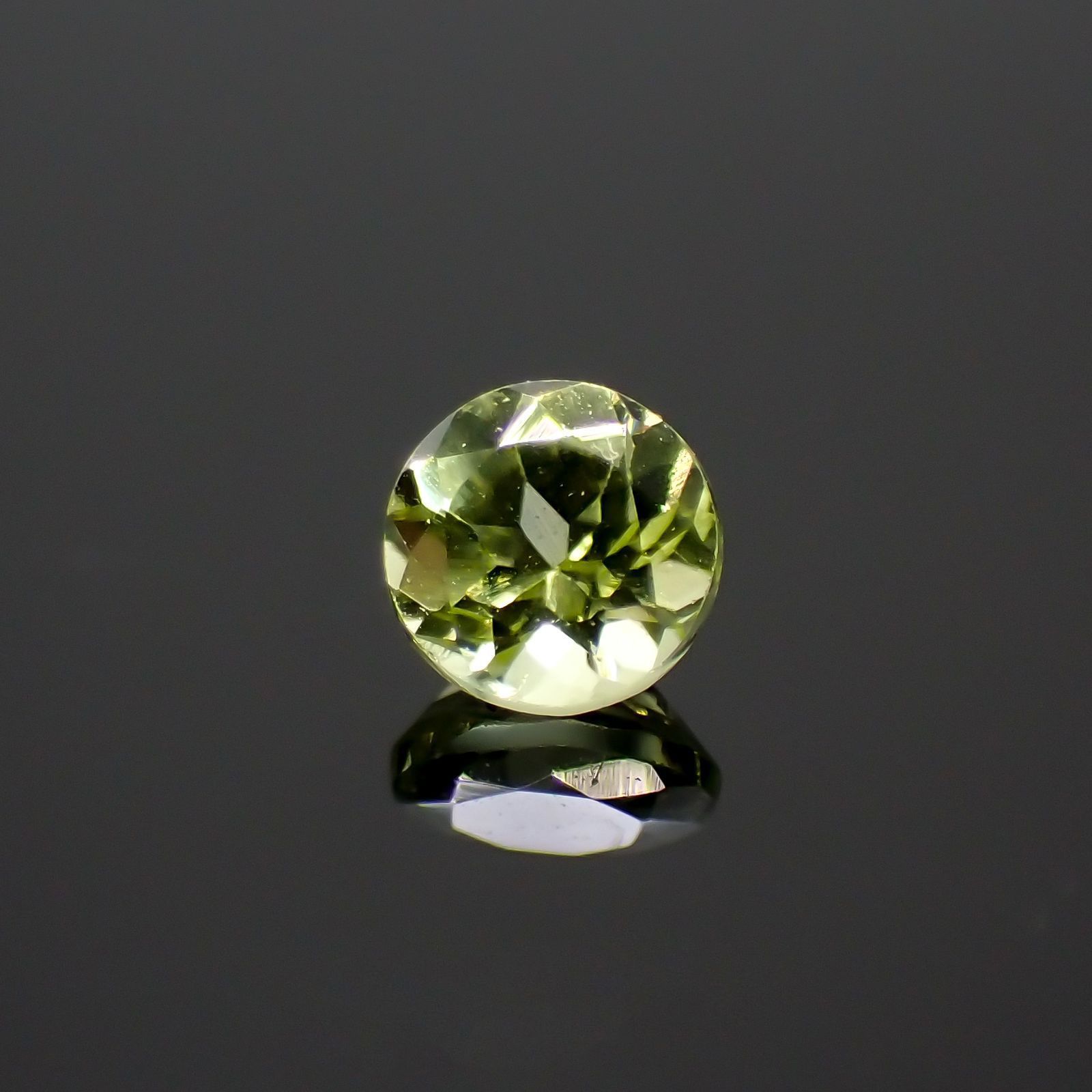 パロットクリソベリル(宝石名クリソベリル)インド産 0.12ct 識別済[220114520]2.7x2.7mm前後