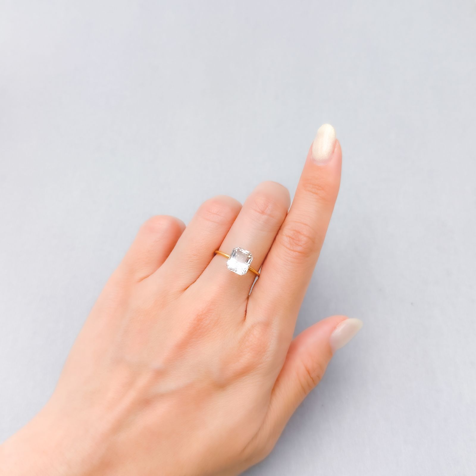カラーレスフローライト フルオレッセンス イギリス産 3.05ct [250430156]8.6x7.6mm前後