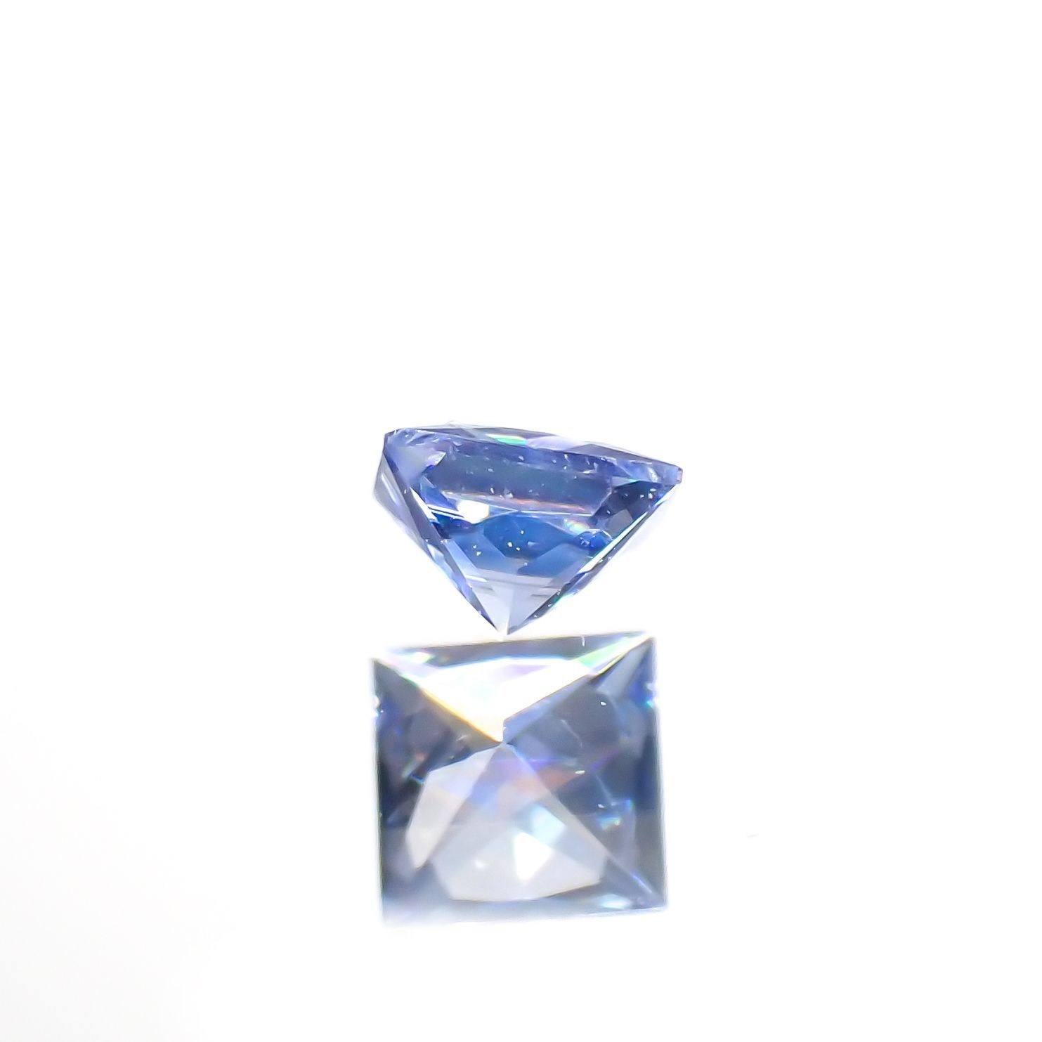 ◇プリンセスカット◇ベニトアイト アメリカ・カリフォルニア州産 0.071ct [221219602]2.3x2.3mm前後