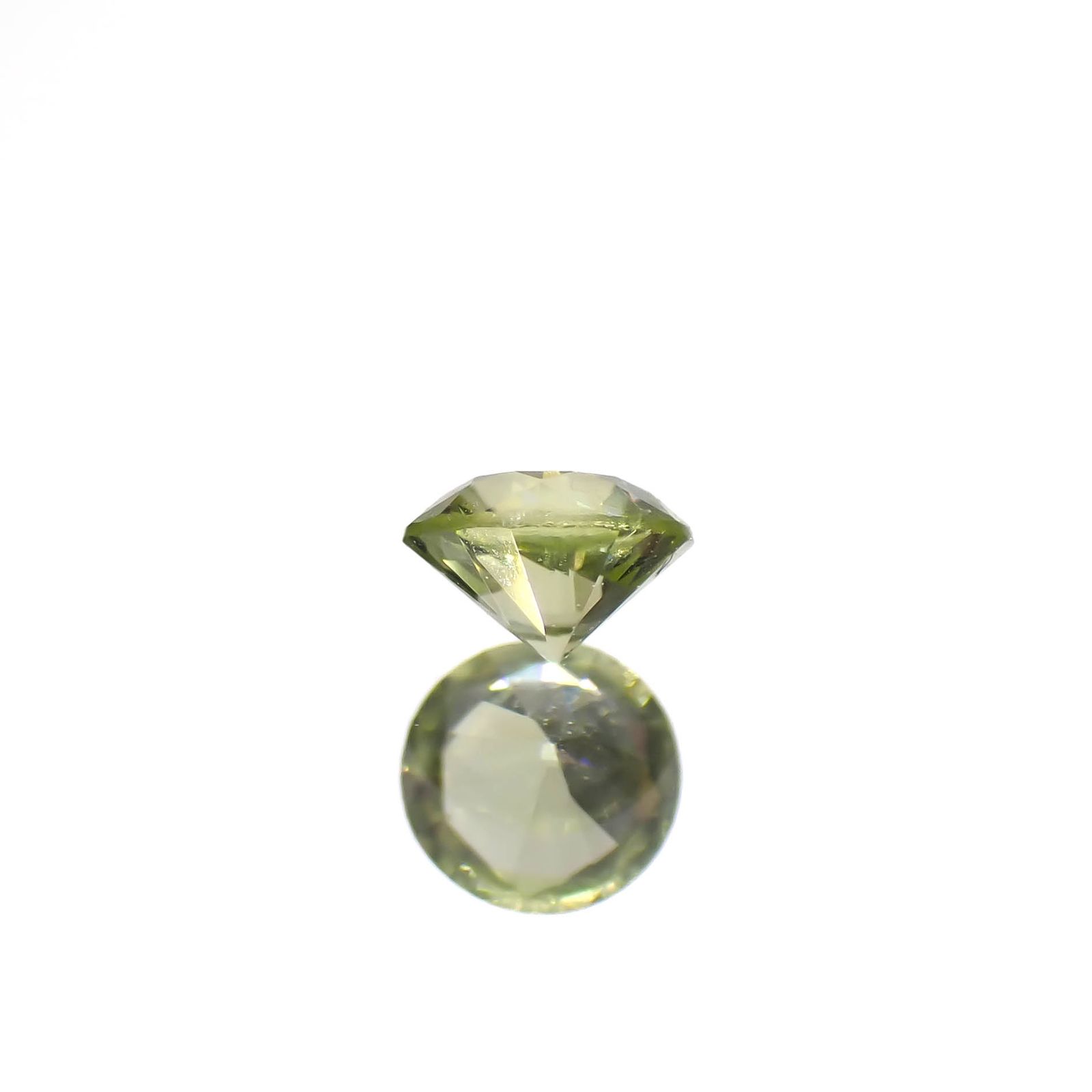パラサイティックペリドット(宝石名ペリドット)採取地：ロシア 0.097ct 識別済[240627931]2.9x2.9mm前後