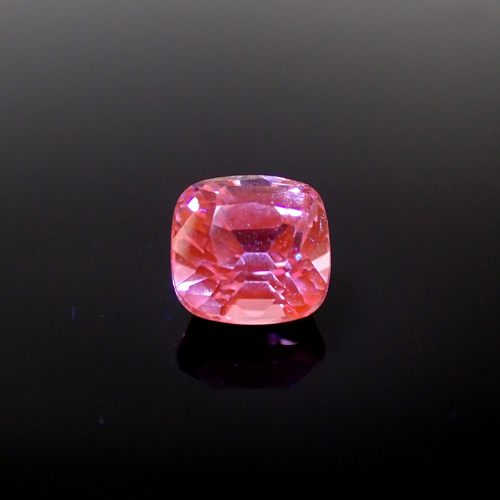 クンツァイト アフガニスタン産 3.64ct[230722930]8.5x8mm前後