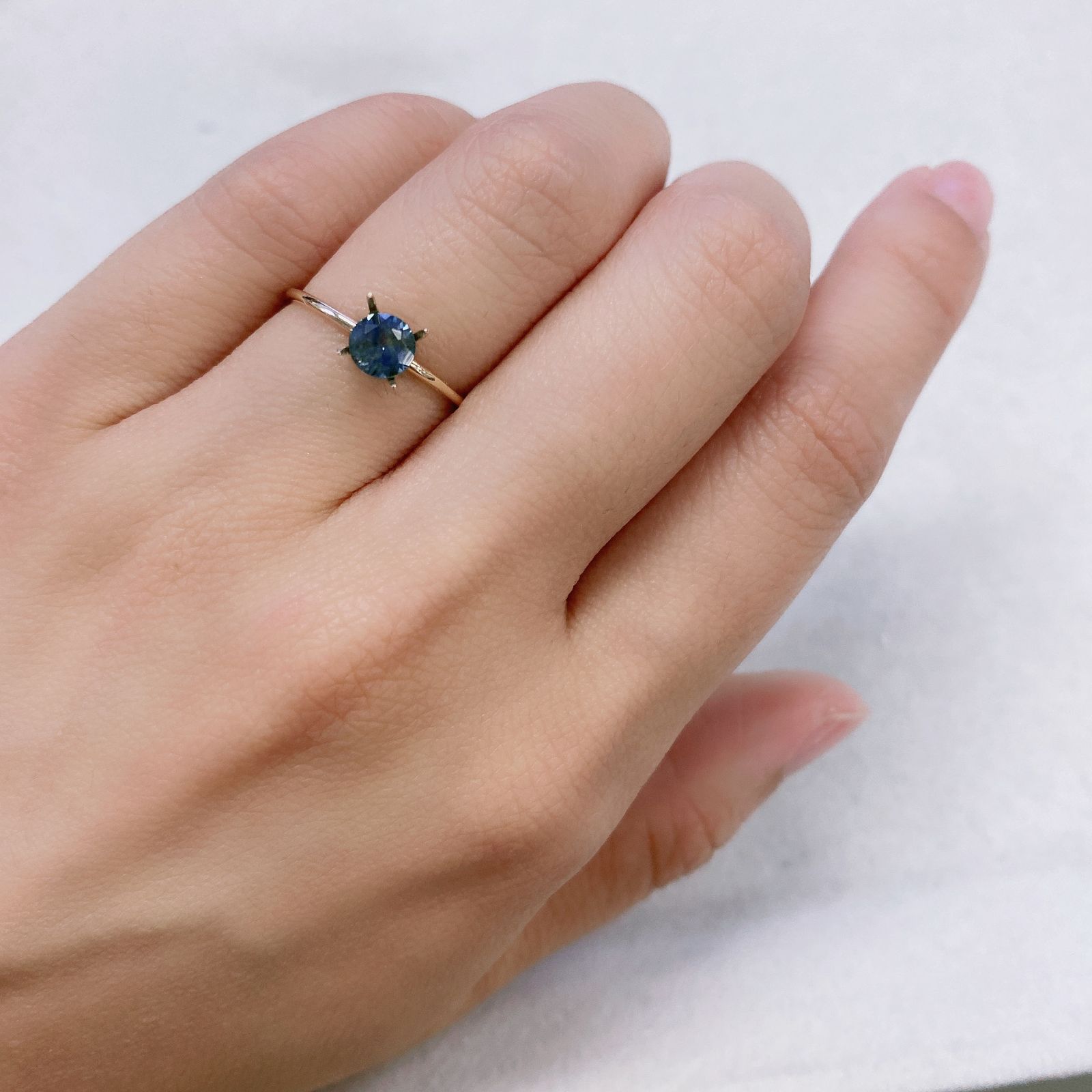 モンタナサファイア アメリカ合衆国産 ルース 0.65ct[210712113]4.9×4.9mm前後