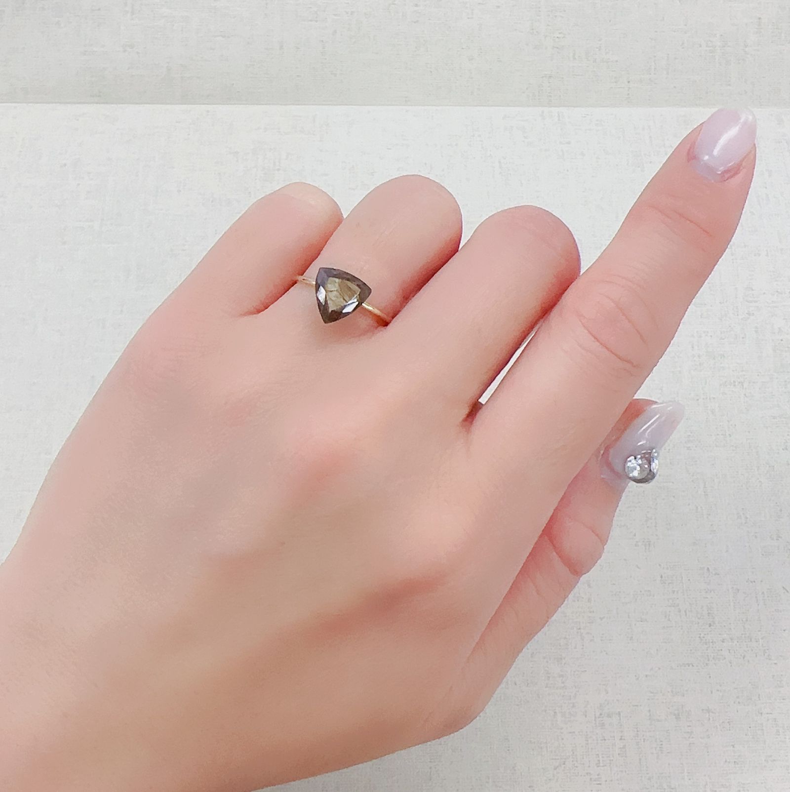 ゴールドシーンサファイア非加熱 ケニア産 1.92ct[230321328]8.5x8.5mm前後