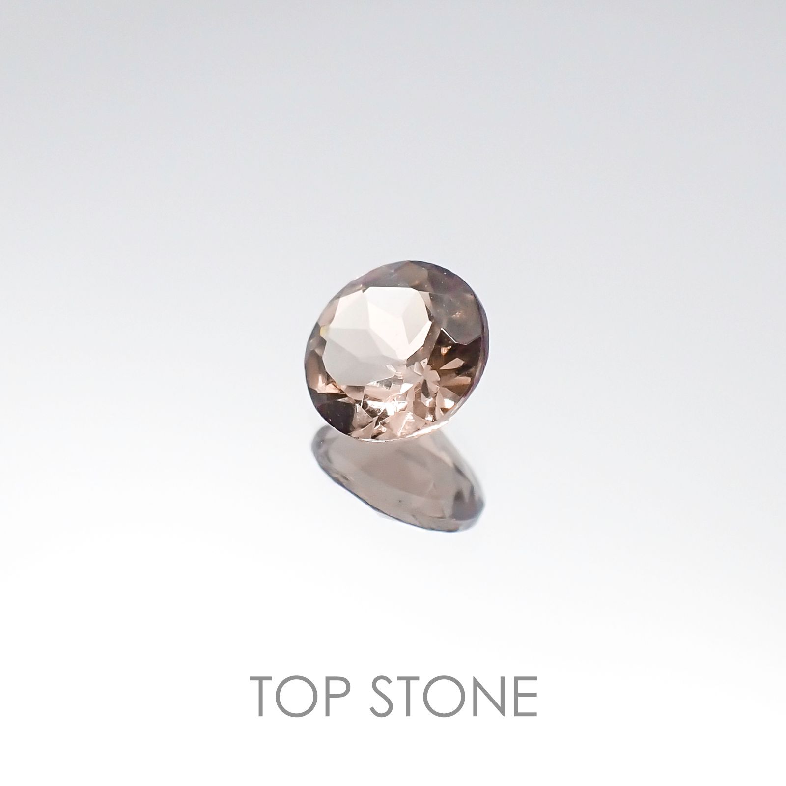 カラーチェンジマラヤガーネット タンザニア産 ルース 0.52ct[20096097]5×5mm前後