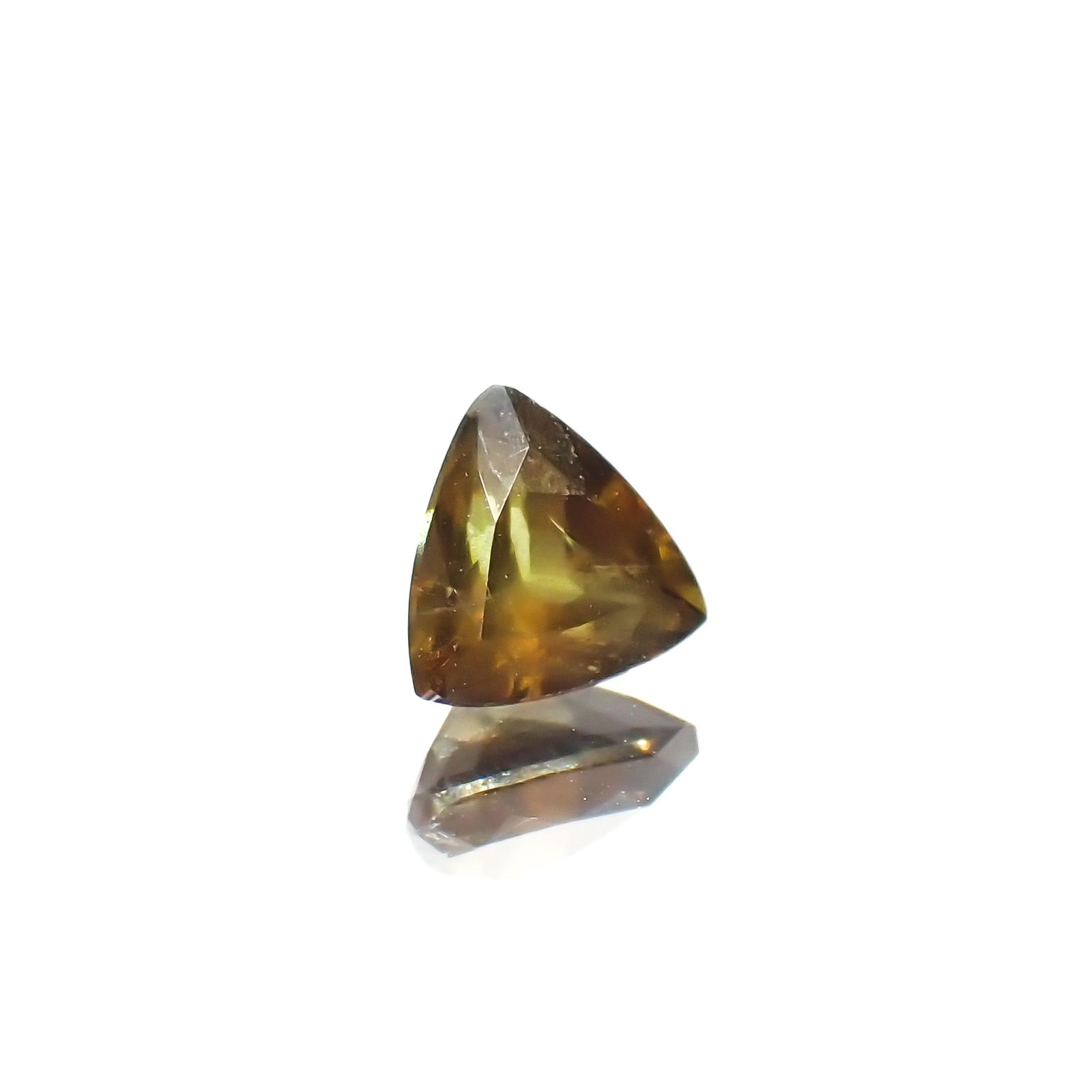 ゴールドシーンサファイア 非加熱(宝石名シーン・サファイア)ケニア産 0.57ct 識別済[231023910]5.1x5mm前後