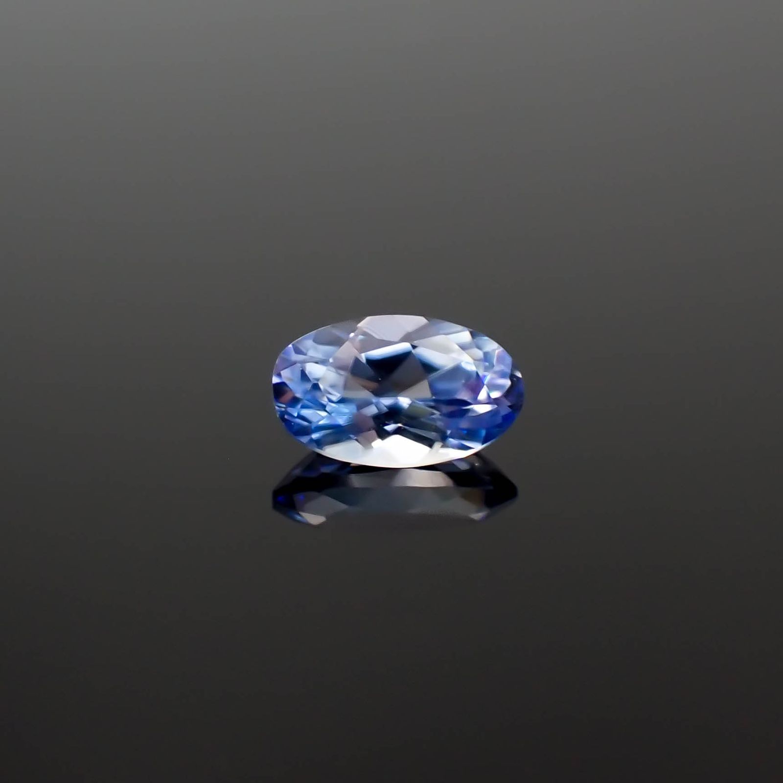 ベニトアイト アメリカ・カリフォルニア州産 0.25ct[240527393]4.9x3mm前後