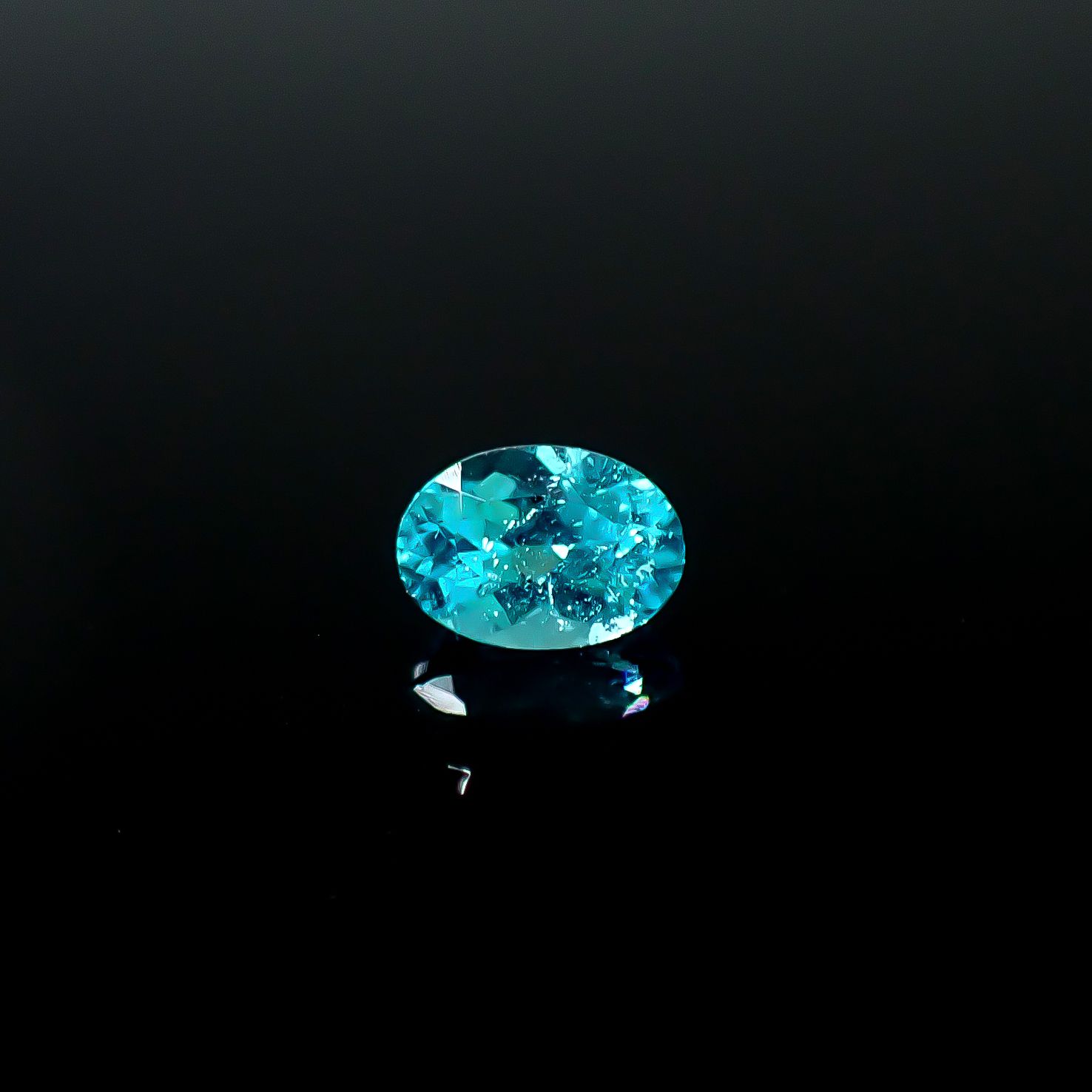 パライバトルマリン(宝石名トルマリン/別名パライバ・トルマリン)ブラジル・キントス鉱山産 GIA鑑付 0.29ct / 4.98x3.53mm前後 [251031353]