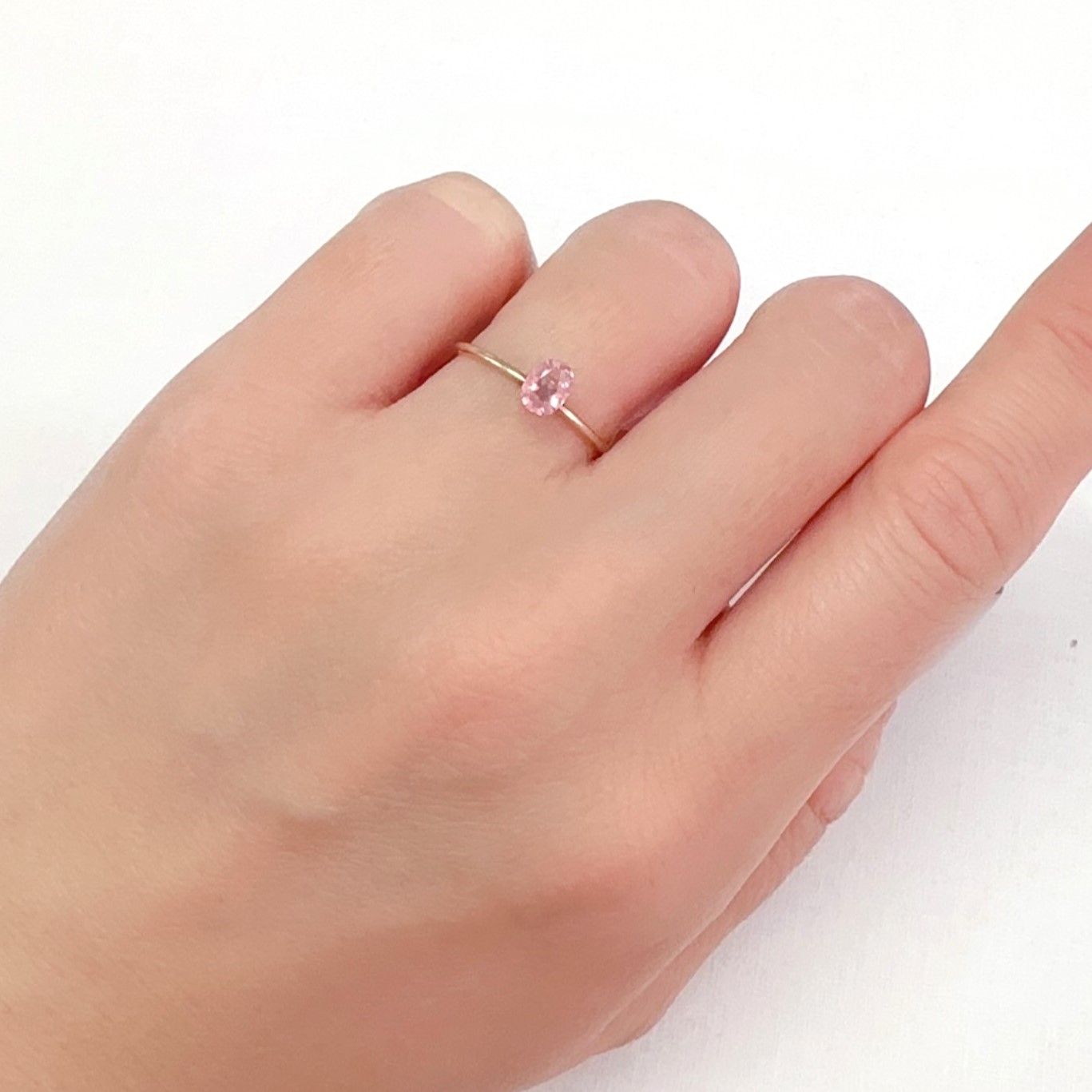 ペツォッタイト(ラズベリル)(宝石名ペツォッタイト)マダガスカル産 0.34ct 識別済[240226155]5.2x3.8mm前後