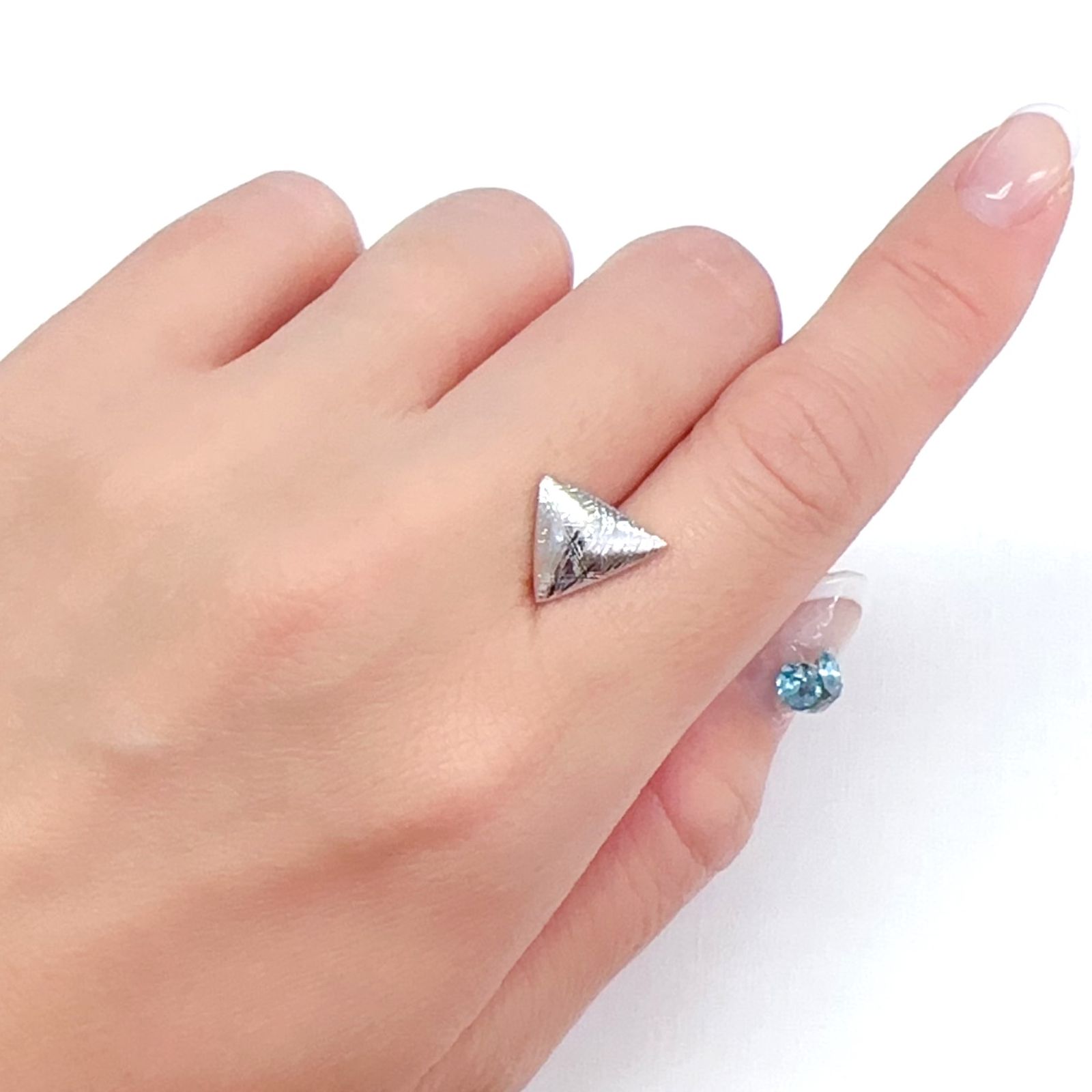 ムオニナルスタ隕石 発見地:スウェーデン 5.87ct[240125793]11.8x11.2mm前後